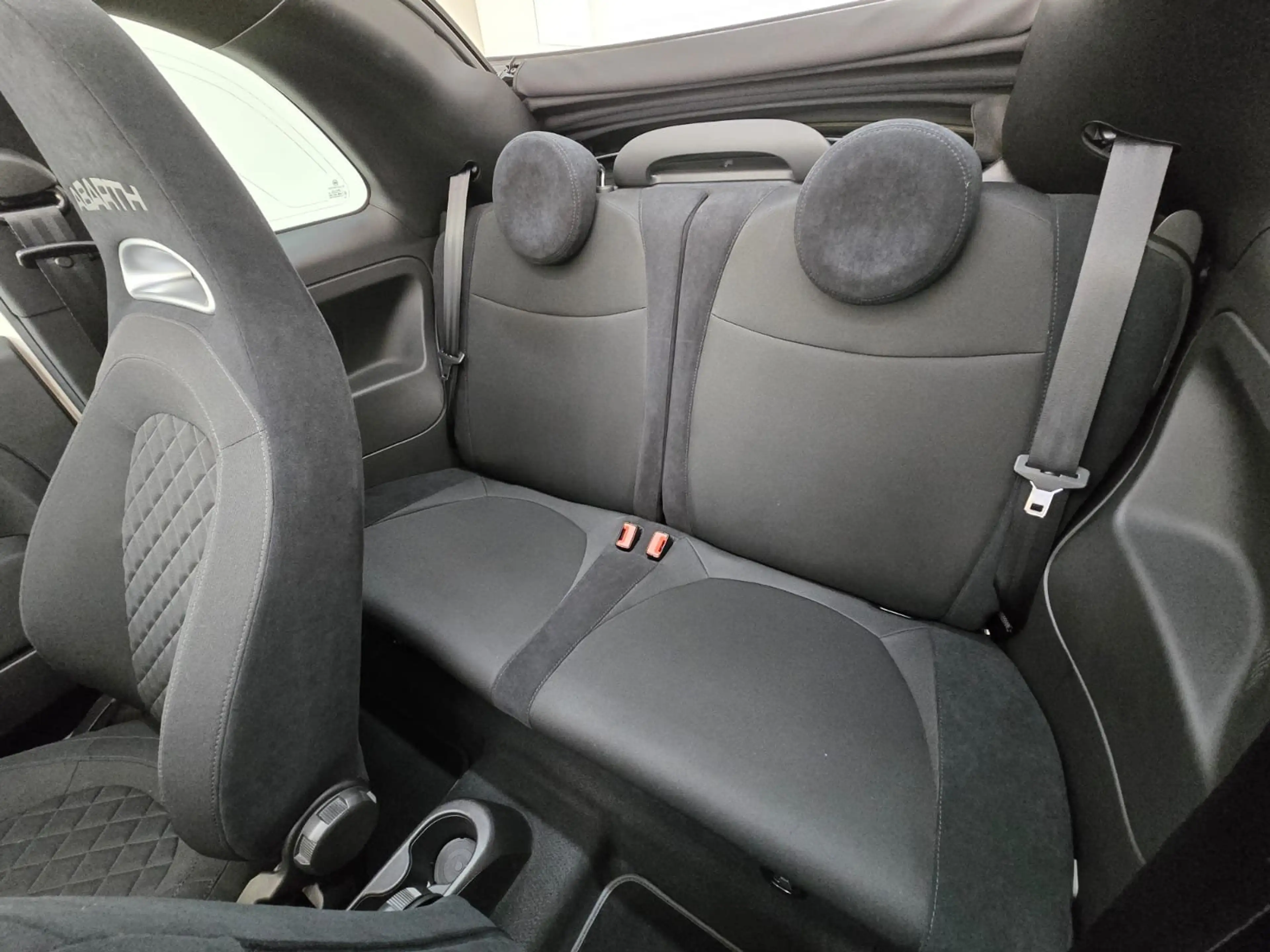 Abarth 595C Sportbagas Sportsitze Carplay Sonderlack — photo 12