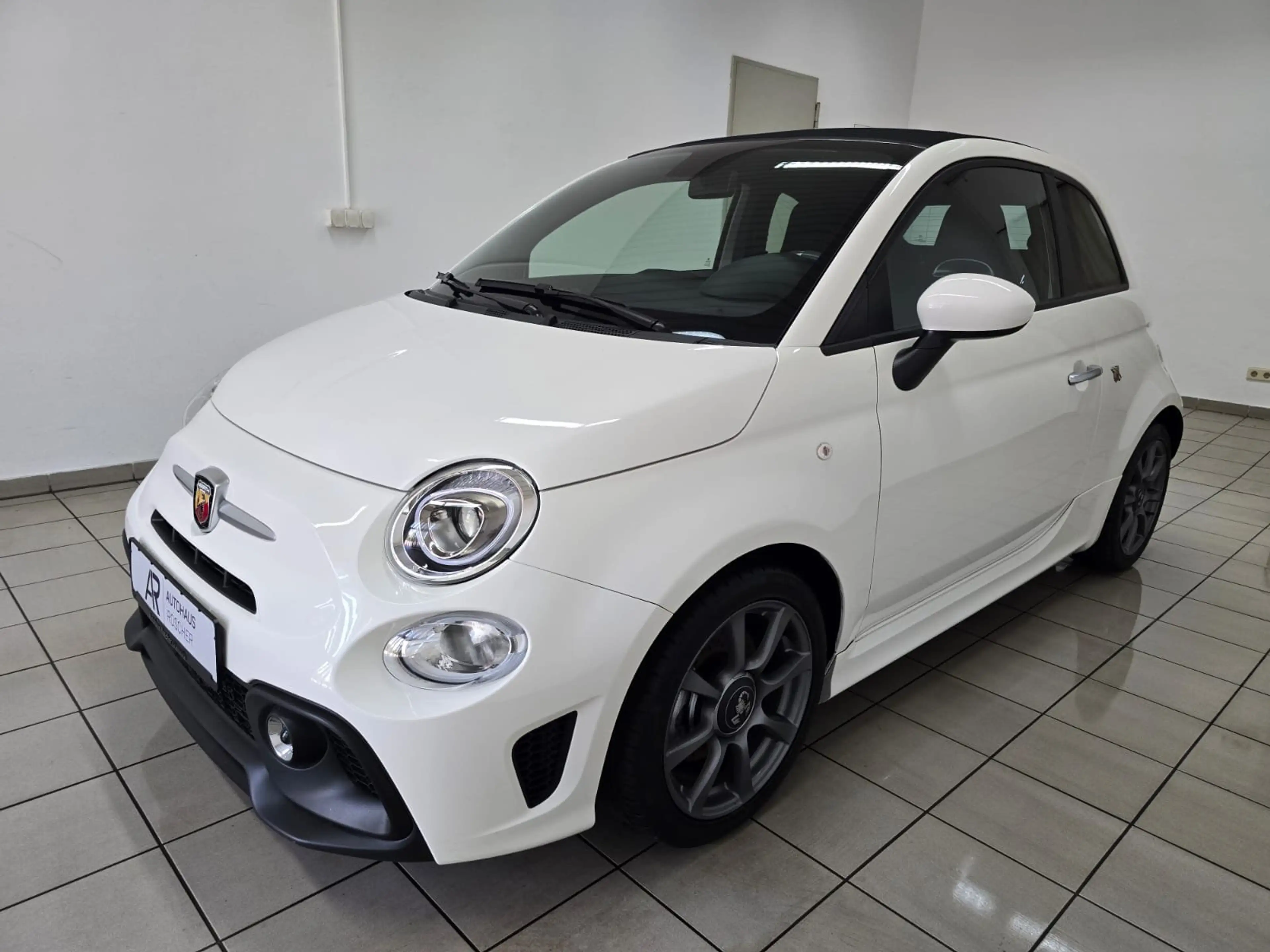 Abarth 595C Sportbagas Sportsitze Carplay Sonderlack