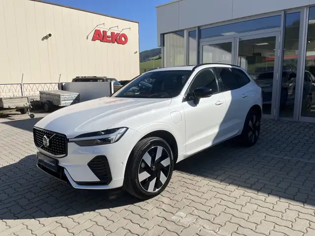 Volvo XC60 T6 Twin Engine Plug-In Hybrid AWD Ansicht 3
