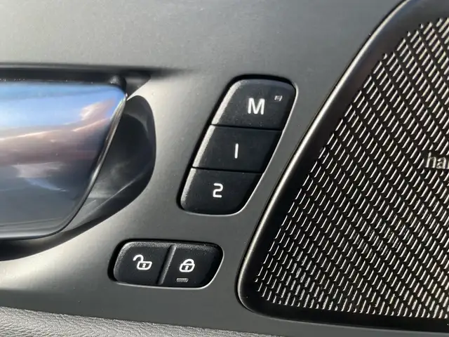 Volvo XC60 T6 Twin Engine Plug-In Hybrid AWD Ansicht 6
