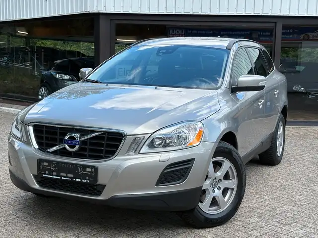2011 Volvo XC60 in Gold for sale