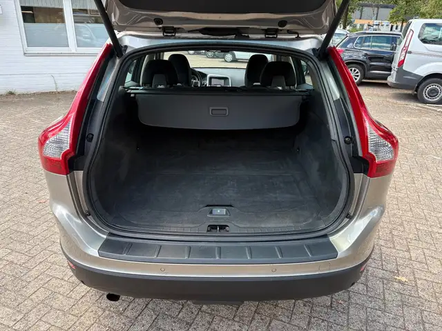 Volvo XC60 view 13