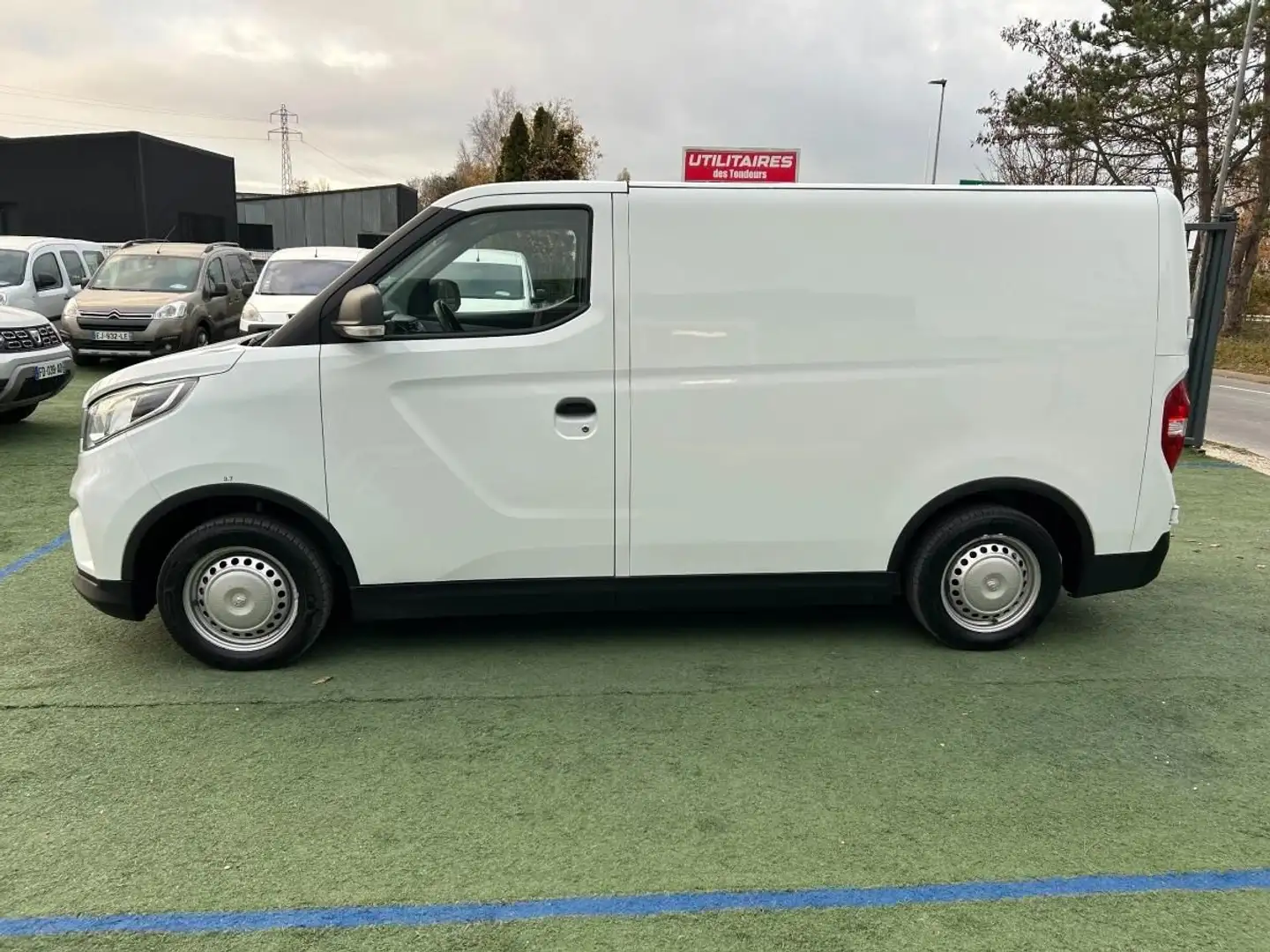Maxus eDeliver 3 E-deliver L1H1 (12.490 HT) FOURGON ELECTRIC 160 50KWH COMPACT PC TN BVA Blanco - 2