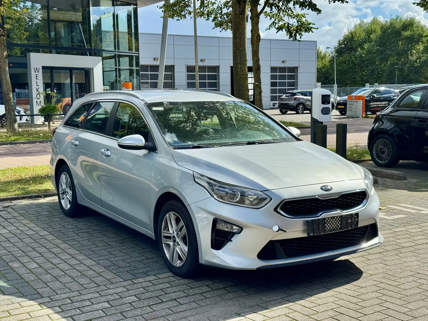 Kia Ceed / cee'd 1.6 CRDi ExecutiveLine | Handel/Export | Start nie Argent - 2