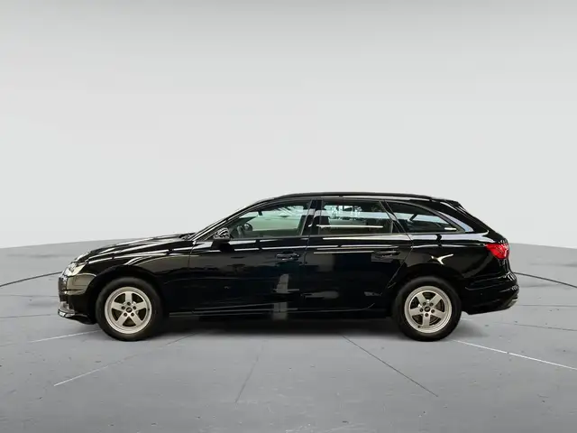 Audi A4 view 3