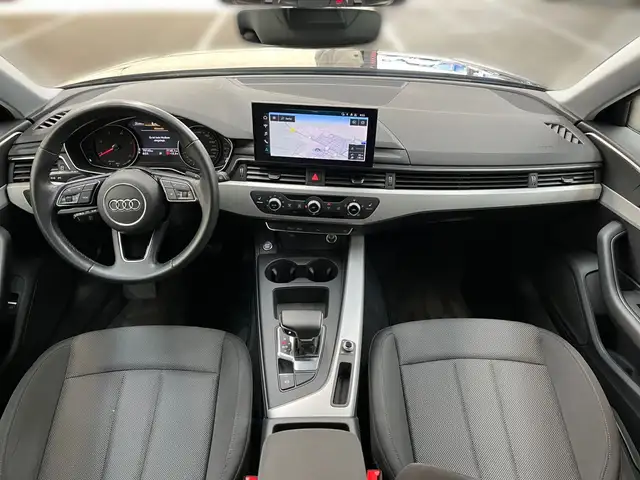 Audi A4 view 8