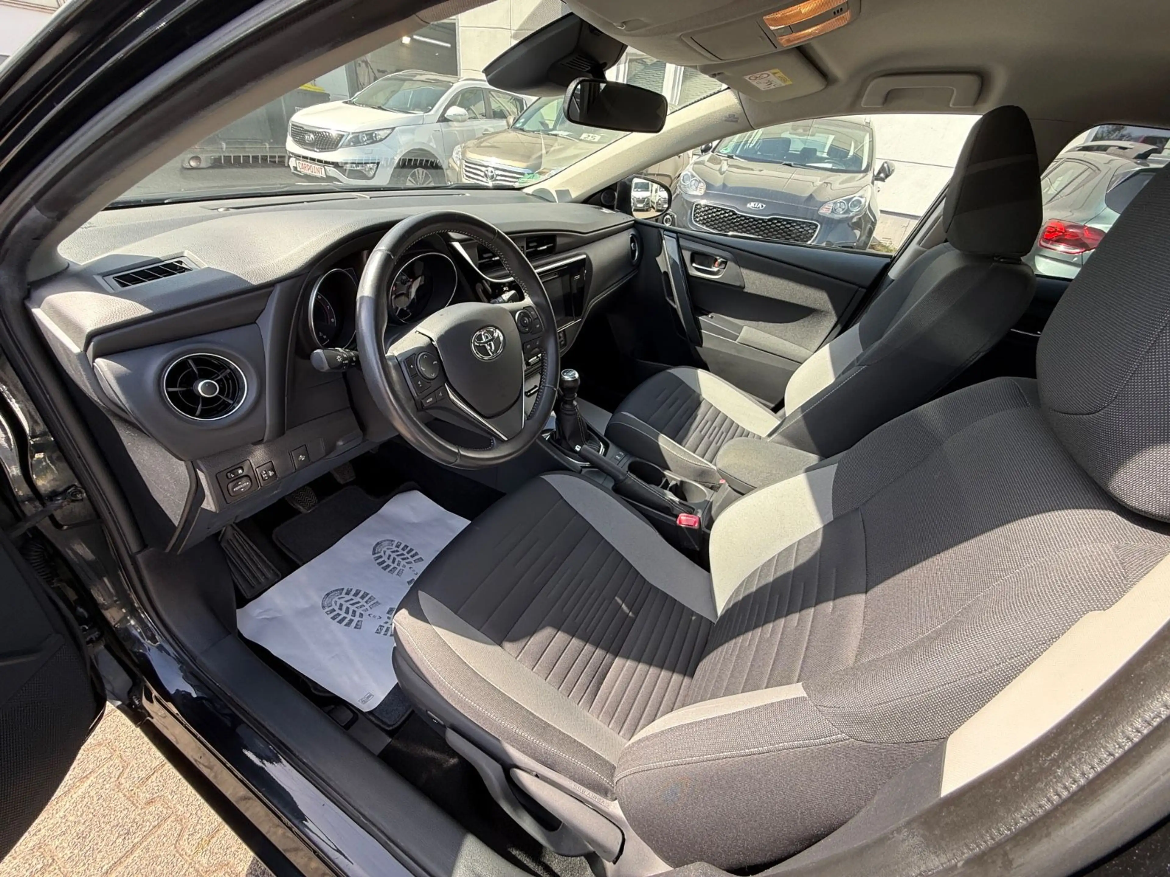 Toyota Auris Design Edition KAMERA/NAVI/KLIMA/SHZ/2HAND — photo 10