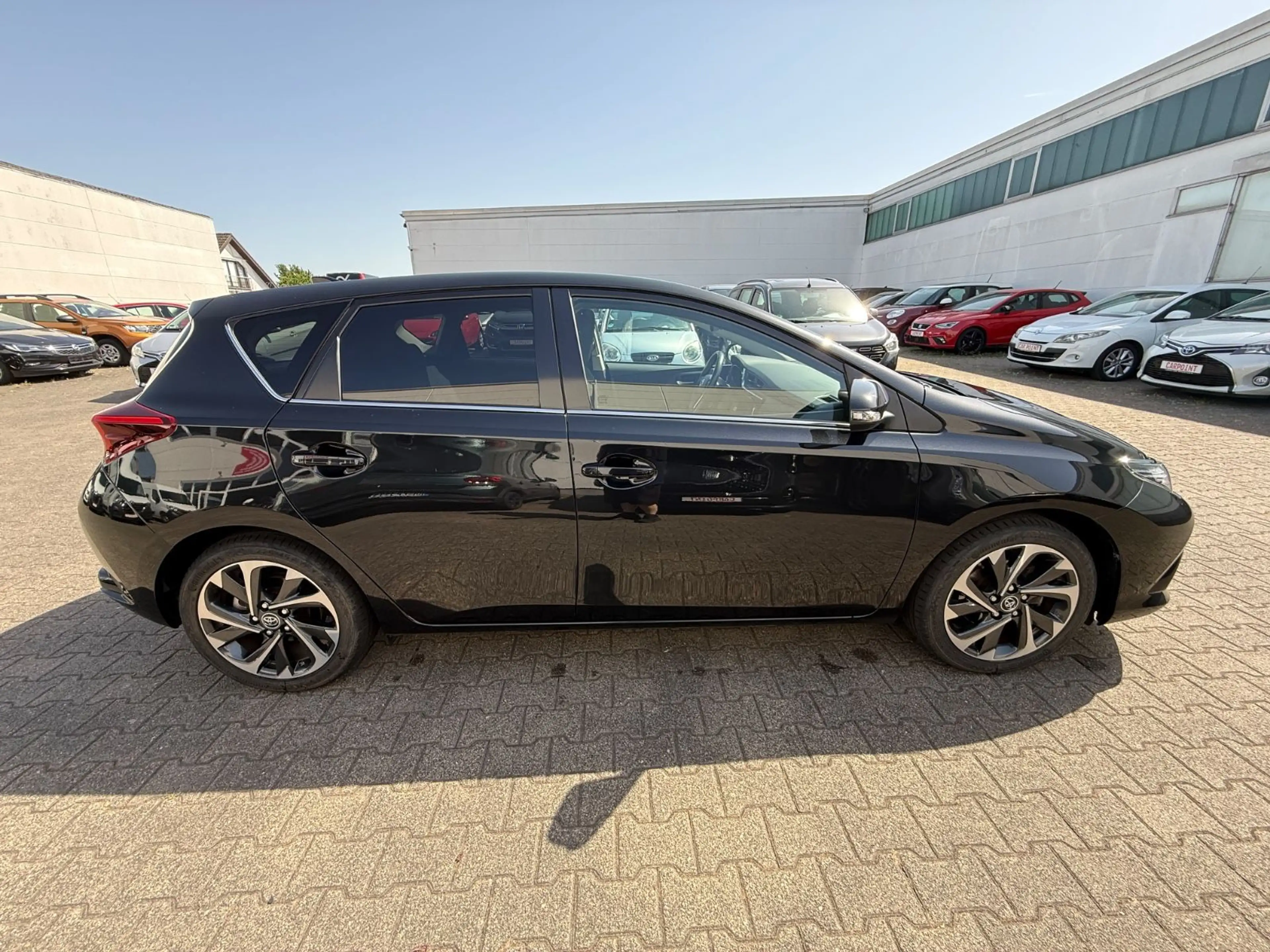 Toyota Auris Design Edition KAMERA/NAVI/KLIMA/SHZ/2HAND — photo 4