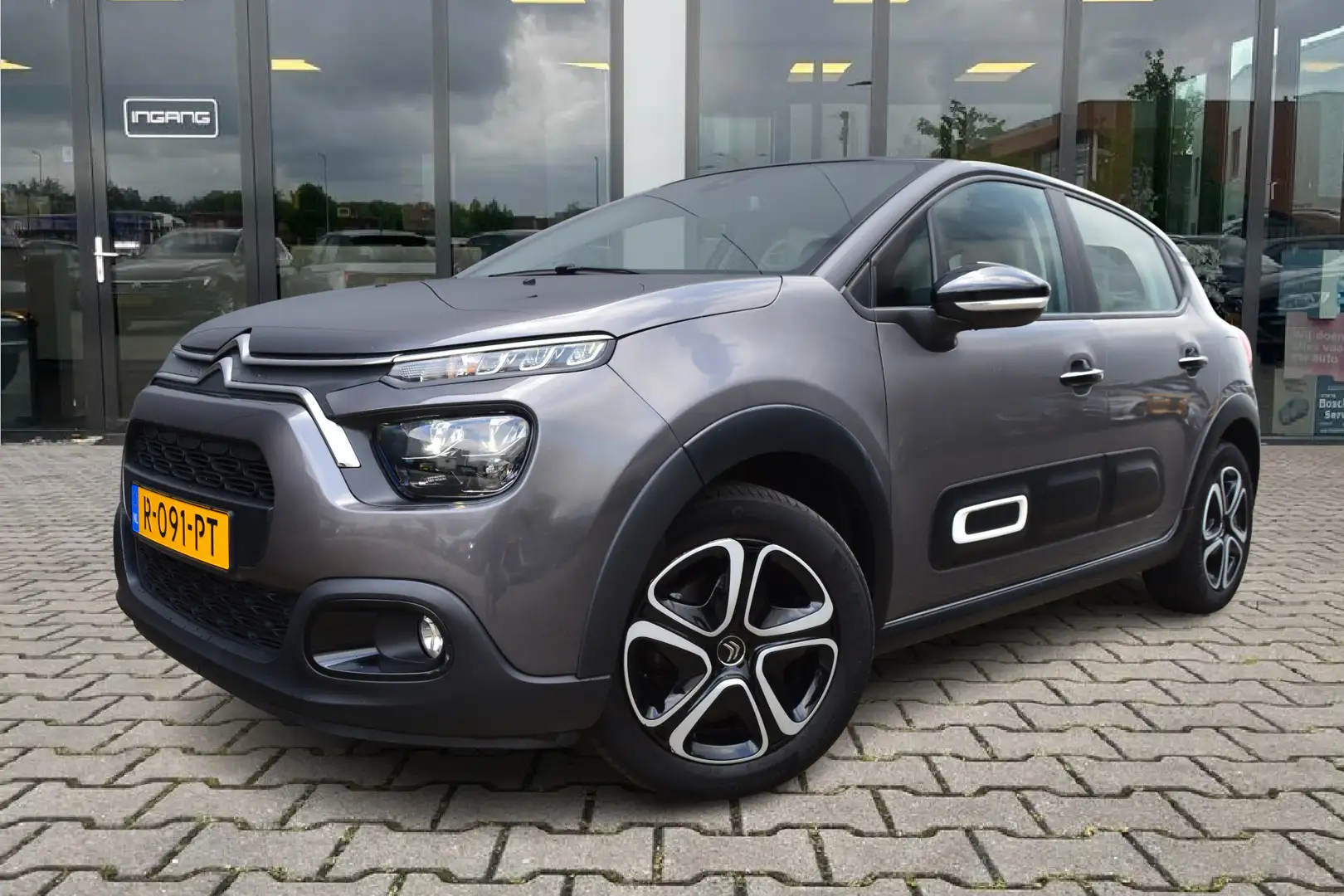 Citroen C3 1.2 PureTech Shine Business | Led | DAB | 16 Inch Grijs - 1
