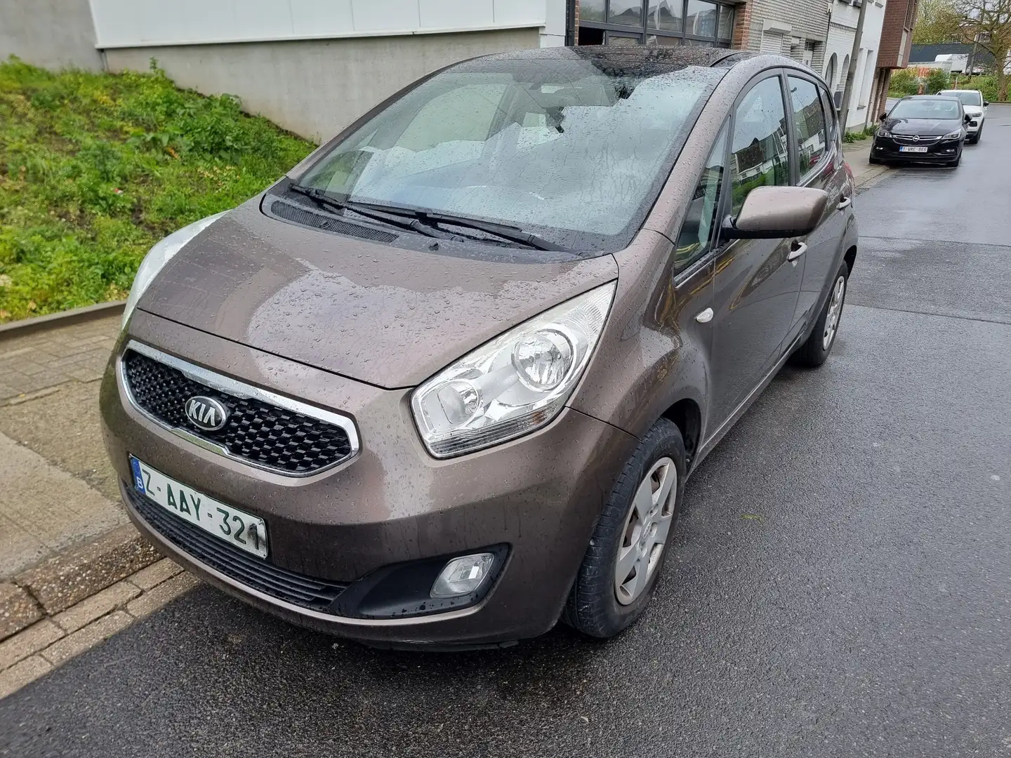 Kia Venga 1.4 CRDi Lounge et 1 an de garantie Bruin - 2