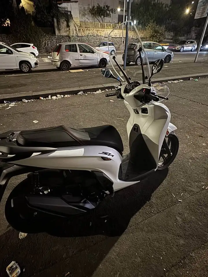 Honda SH 300