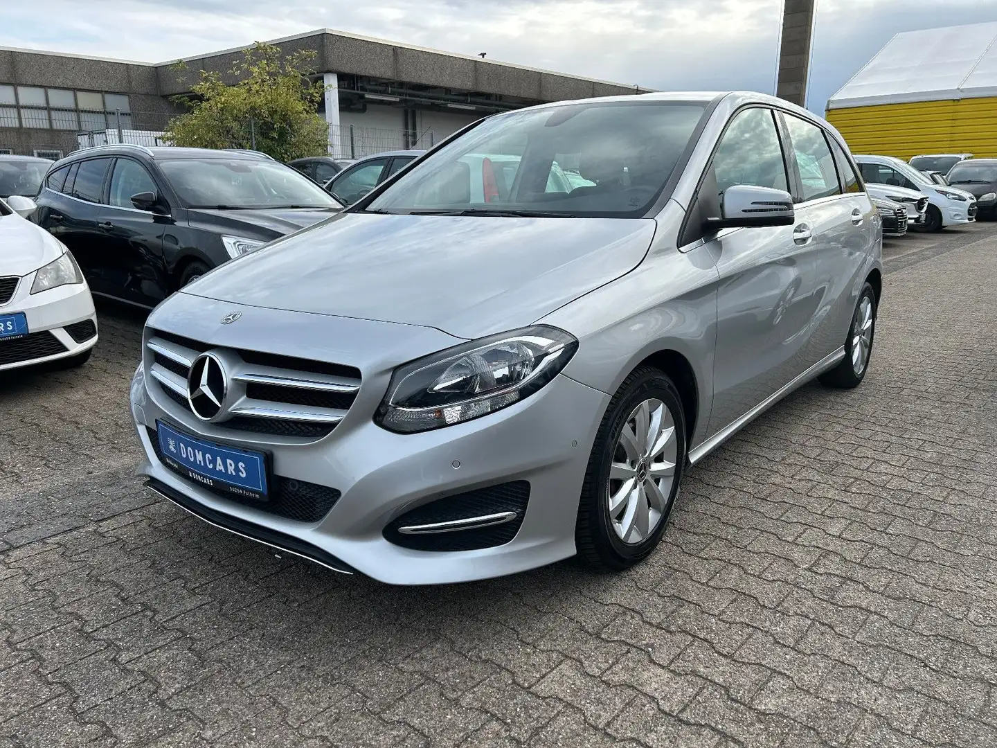Mercedes-Benz B 180 d//GARANTIE+SCHWENKBARE AHK+NAVI+ALU+PDC// Argent - 2