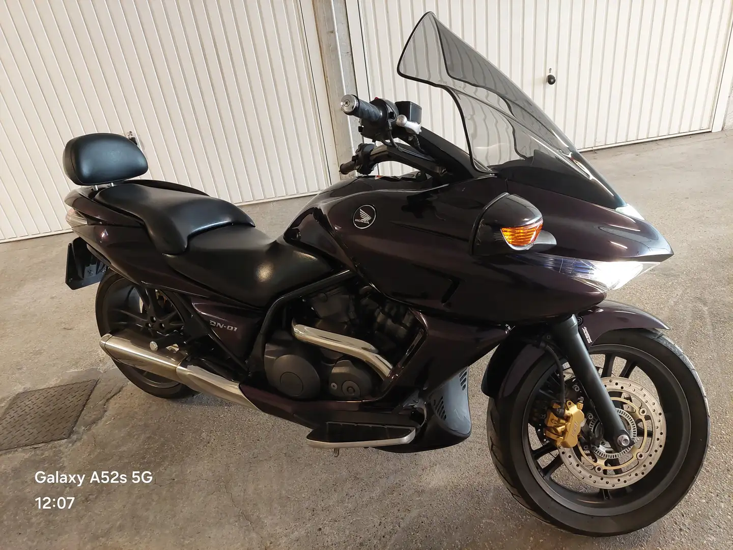 Honda DN-01 Violett - 1