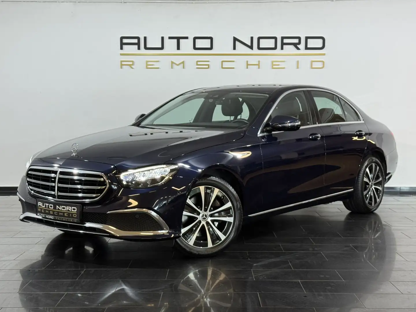 Mercedes-Benz E 220 d Limo*Exclusive*Media*Memory*Kamera* Bleu - 1