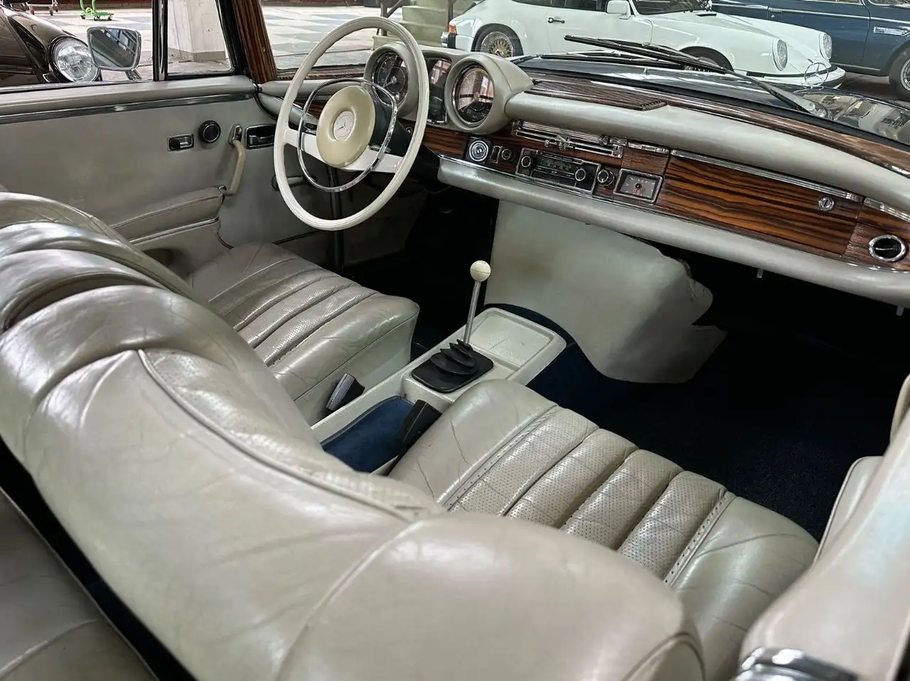 Mercedes-Benz 280 SE 3.5 W 111 Coupe BRD Schalter SSD Leder, foto 11
