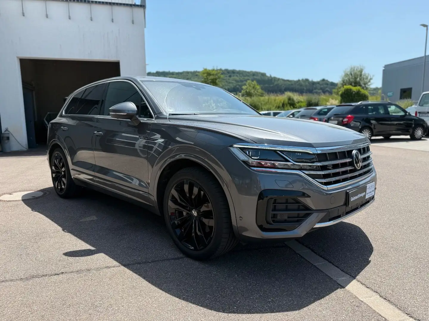 Volkswagen Touareg R-Line 4Motion Grau - 1