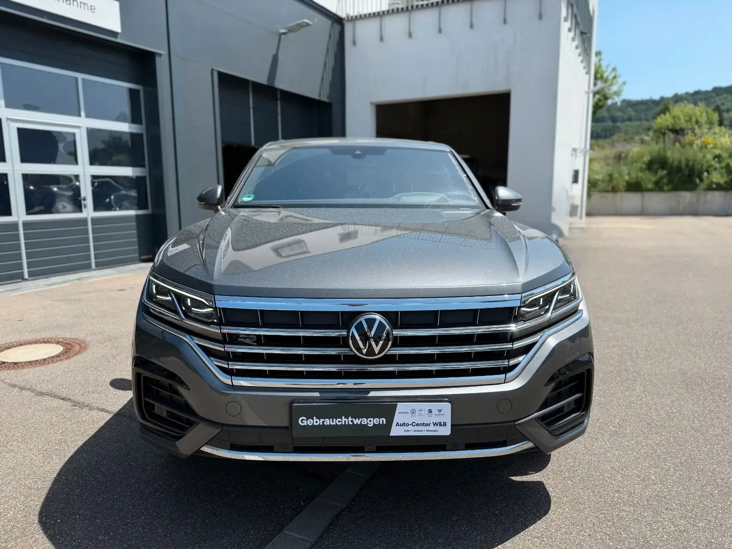 Volkswagen Touareg R-Line 4Motion Grau - 2