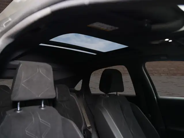 DS Automobiles DS 7 Crossback view 12