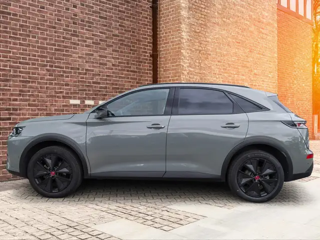 DS Automobiles DS 7 Crossback view 4