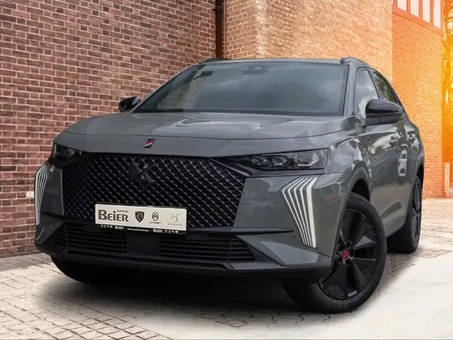 DS Automobiles DS 7 Crossback view 2