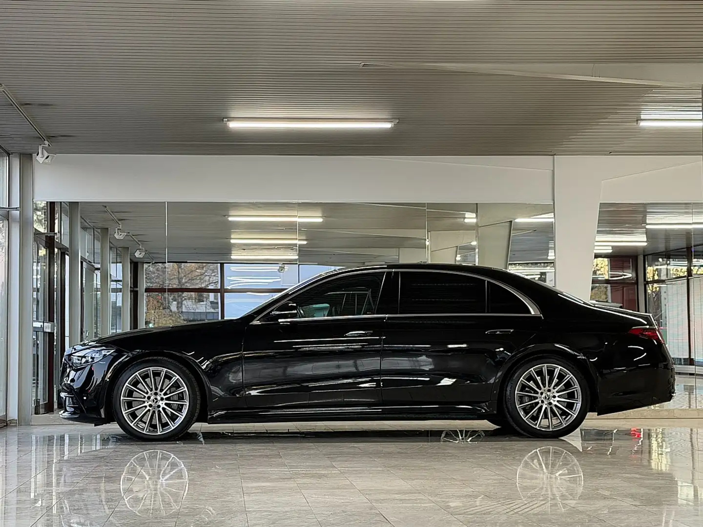 Mercedes-Benz S 350 d lang 4MATIC Aut. AMG Schwarz - 2