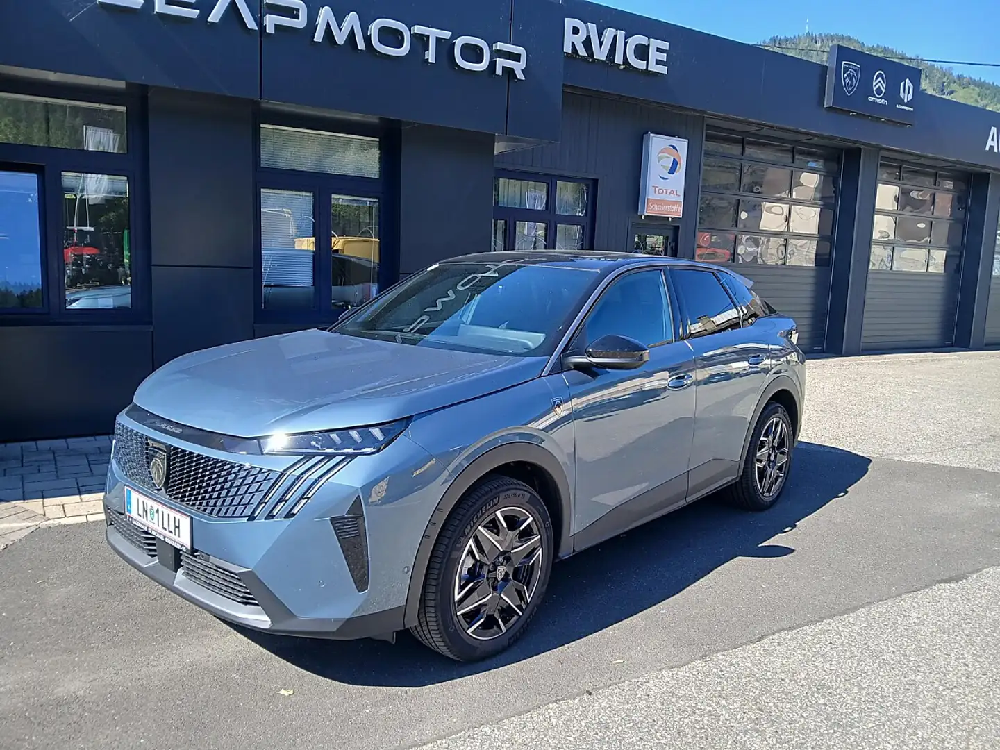 Peugeot 3008 Hybrid 145 e-DCS6 Blau - 1