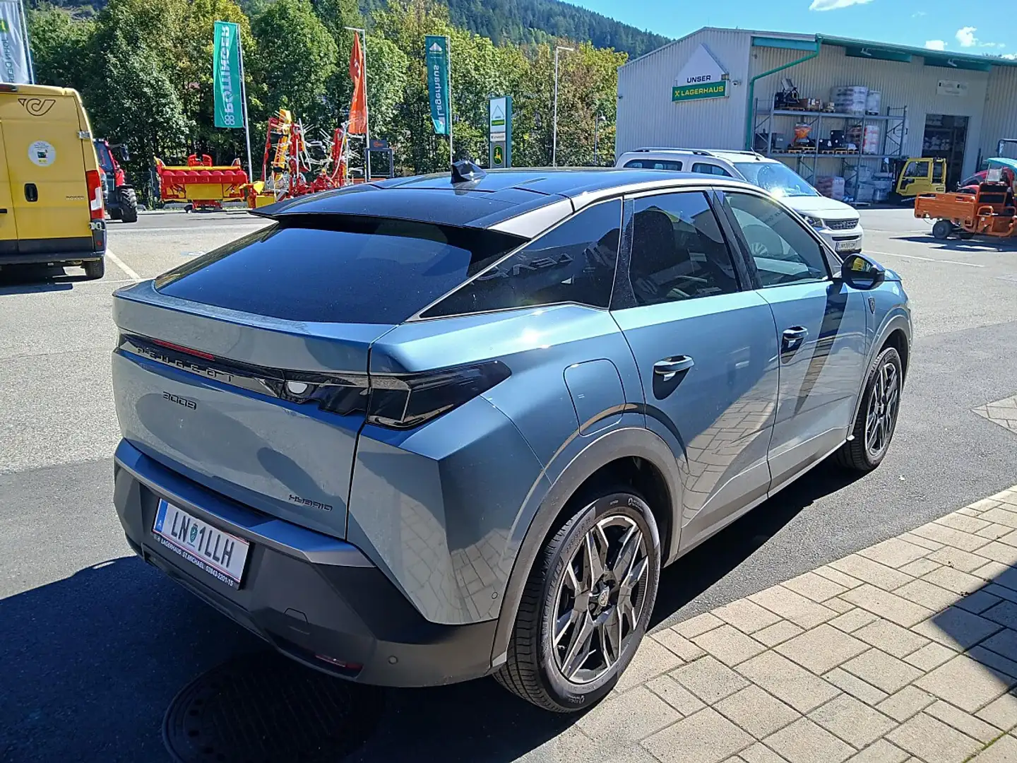 Peugeot 3008 Hybrid 145 e-DCS6 Blau - 2