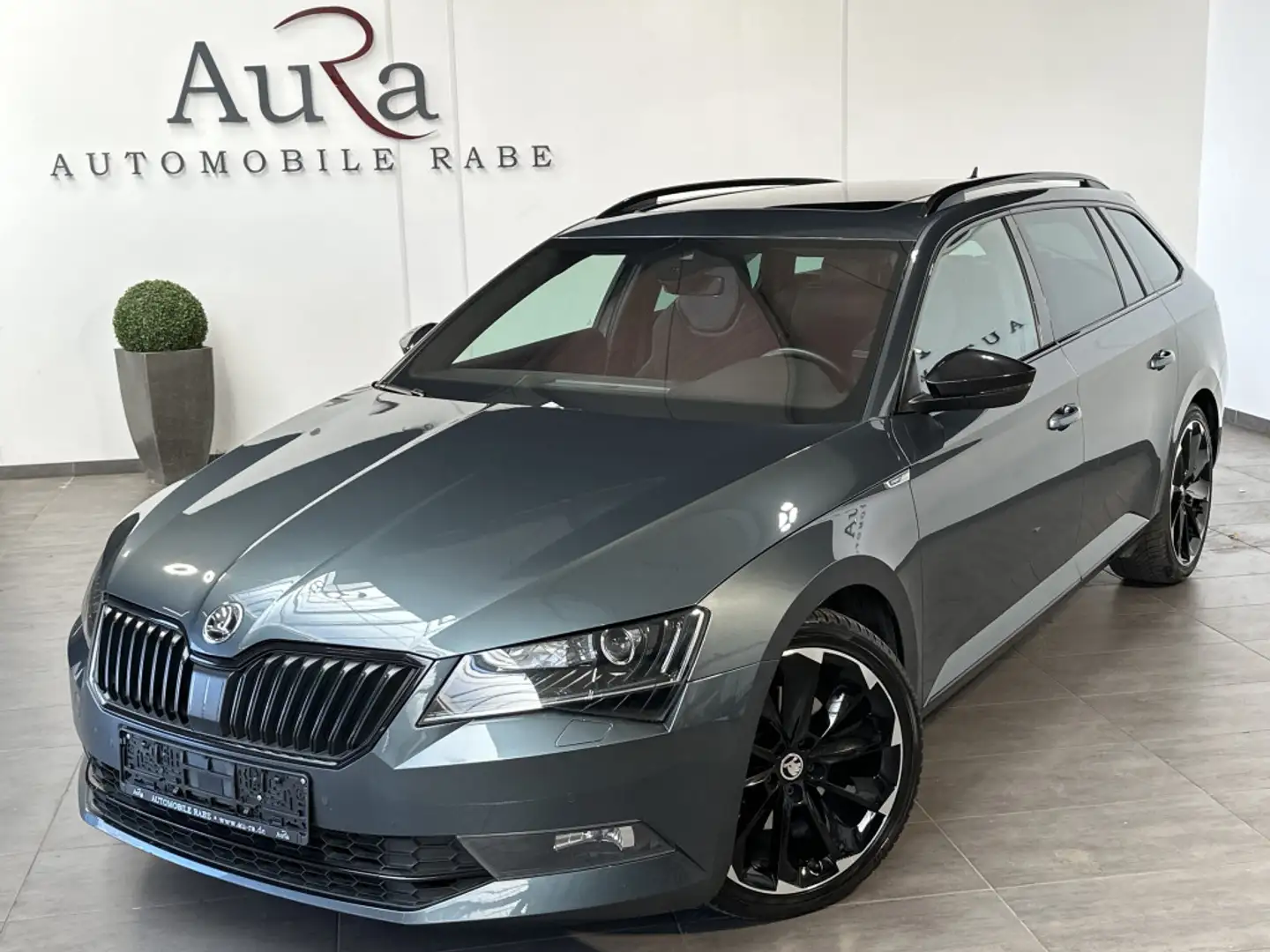 Skoda Superb Combi 2.0 TDI DSG Sportline XEN+PANO+ACC+V-COCK Grey - 2