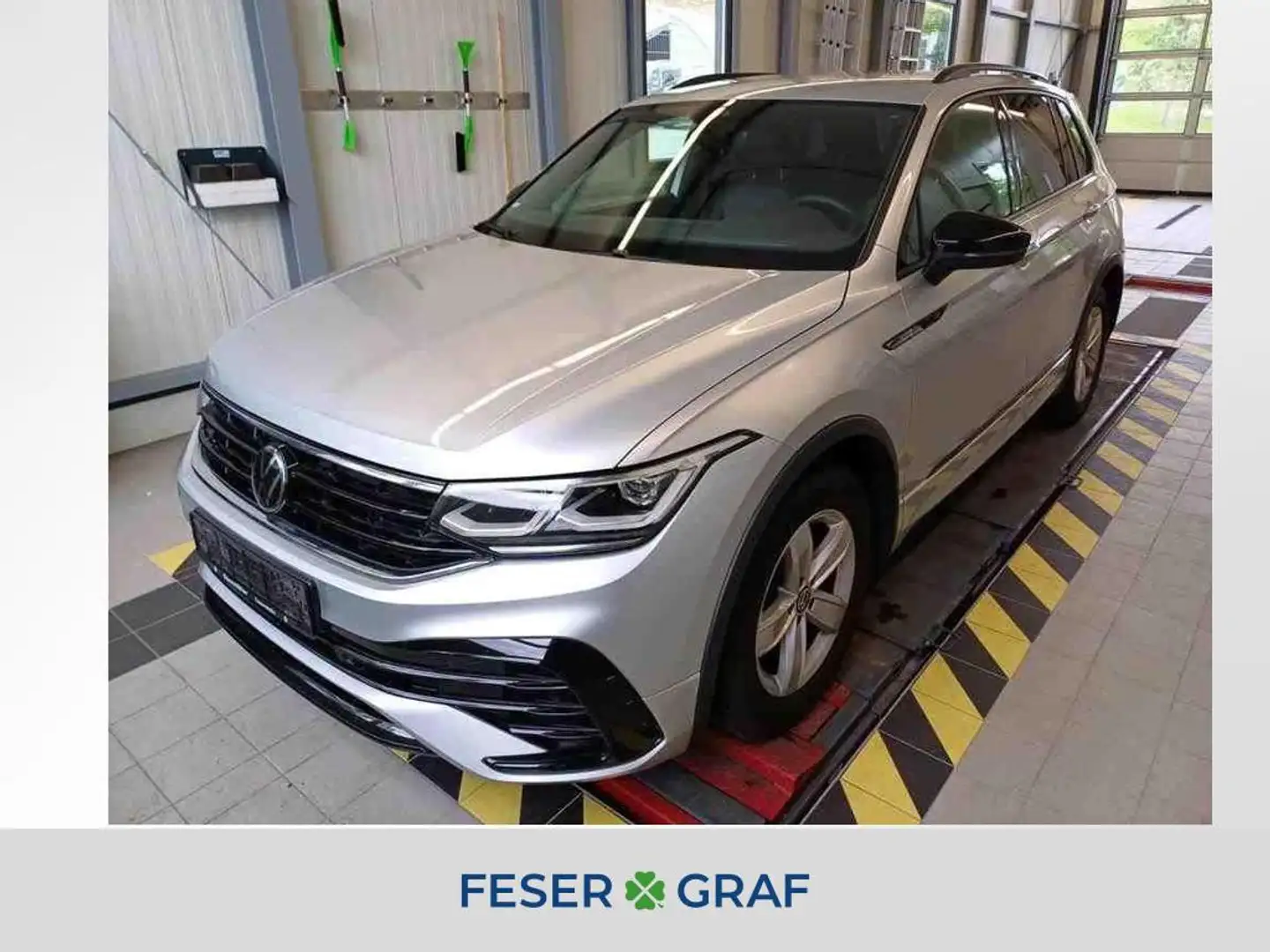 Volkswagen Tiguan R-Line 1.5TSI DSG MATRIX/NAVI/ACC/AHK/SHZ Silber - 1