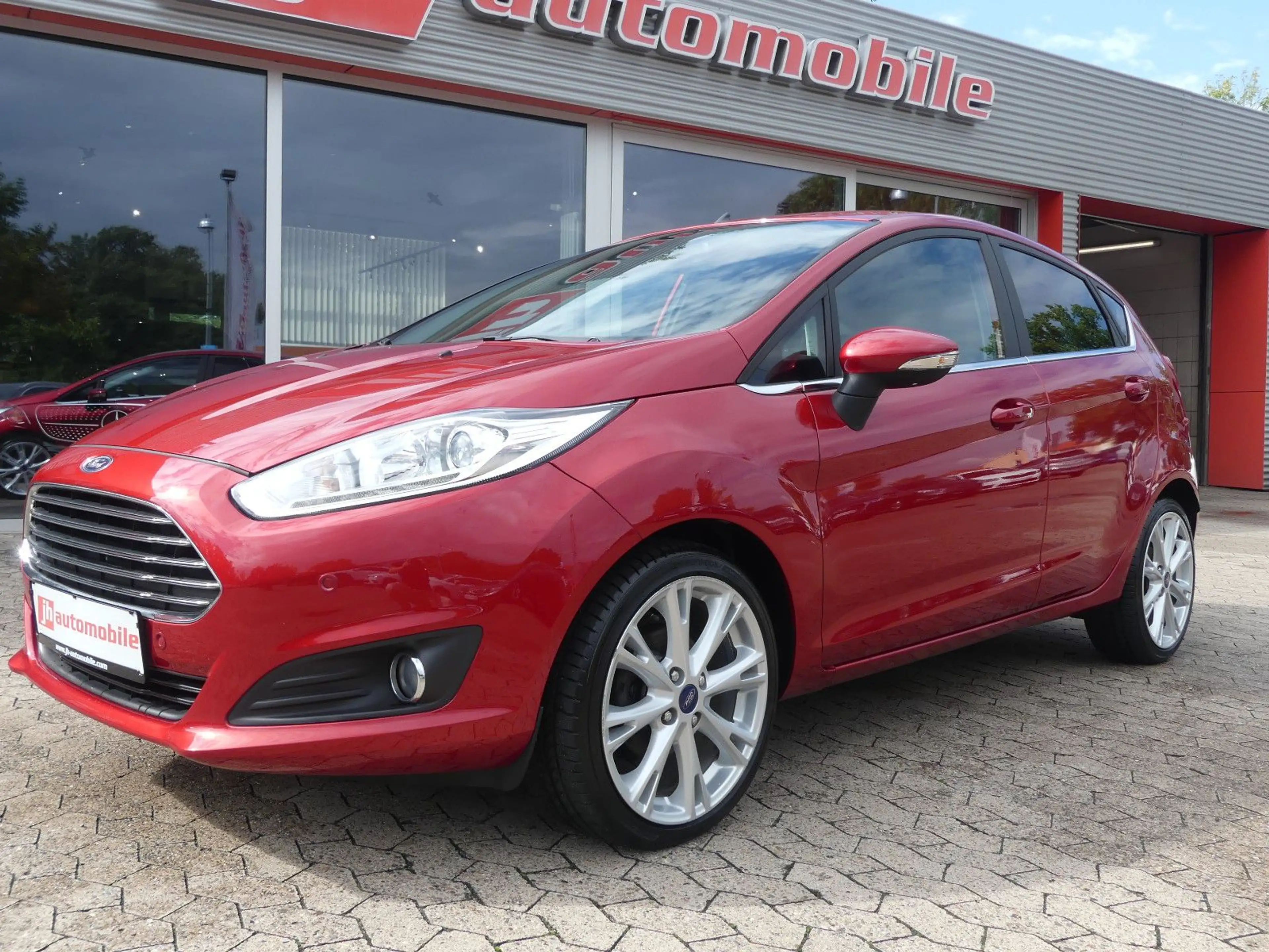 Ford Fiesta Titanium Tüv neu*SHZ*Klima*PDC*ab 199€