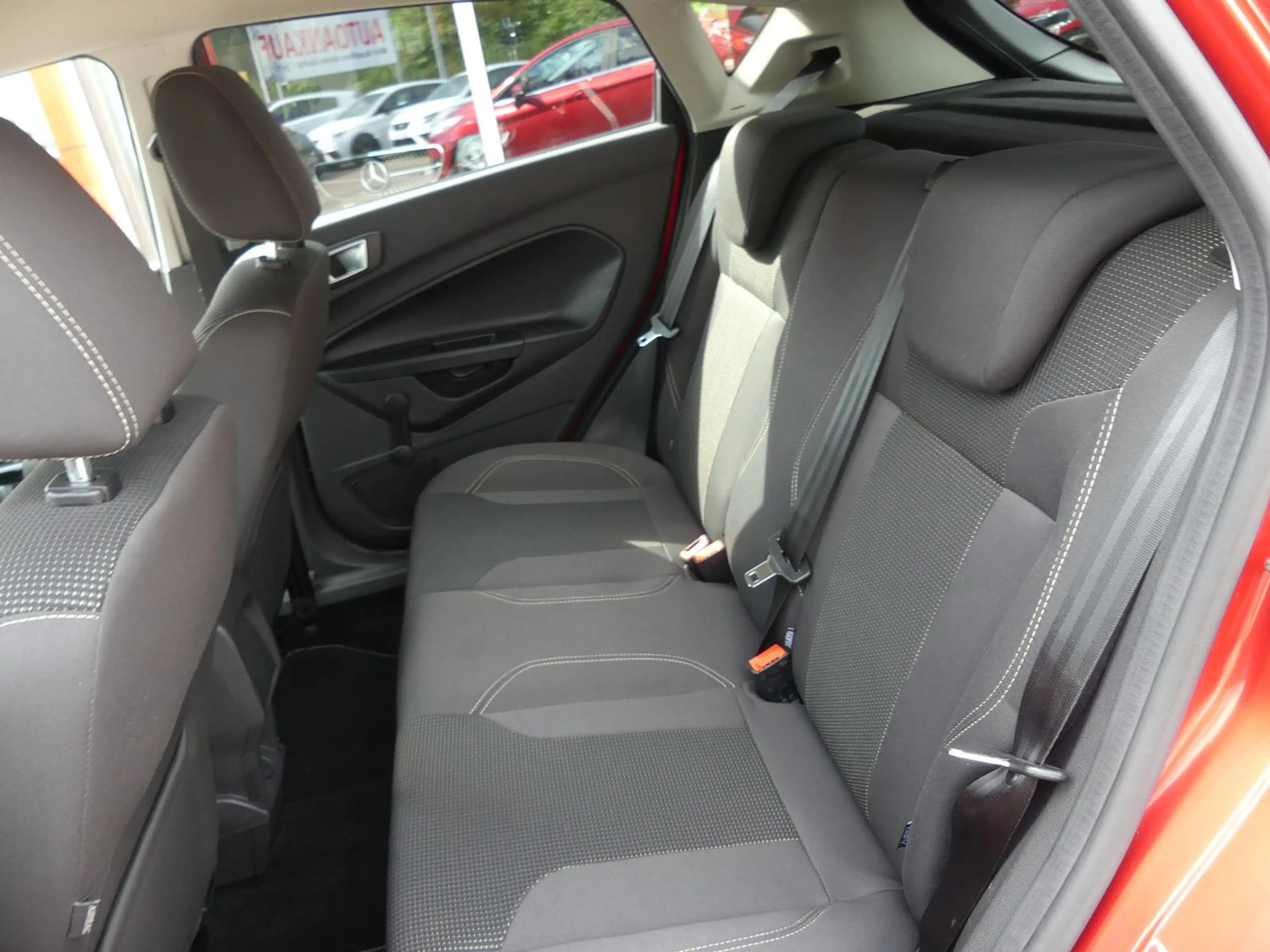 Ford Fiesta Titanium Tüv neu*SHZ*Klima*PDC*ab 199€ — photo 10