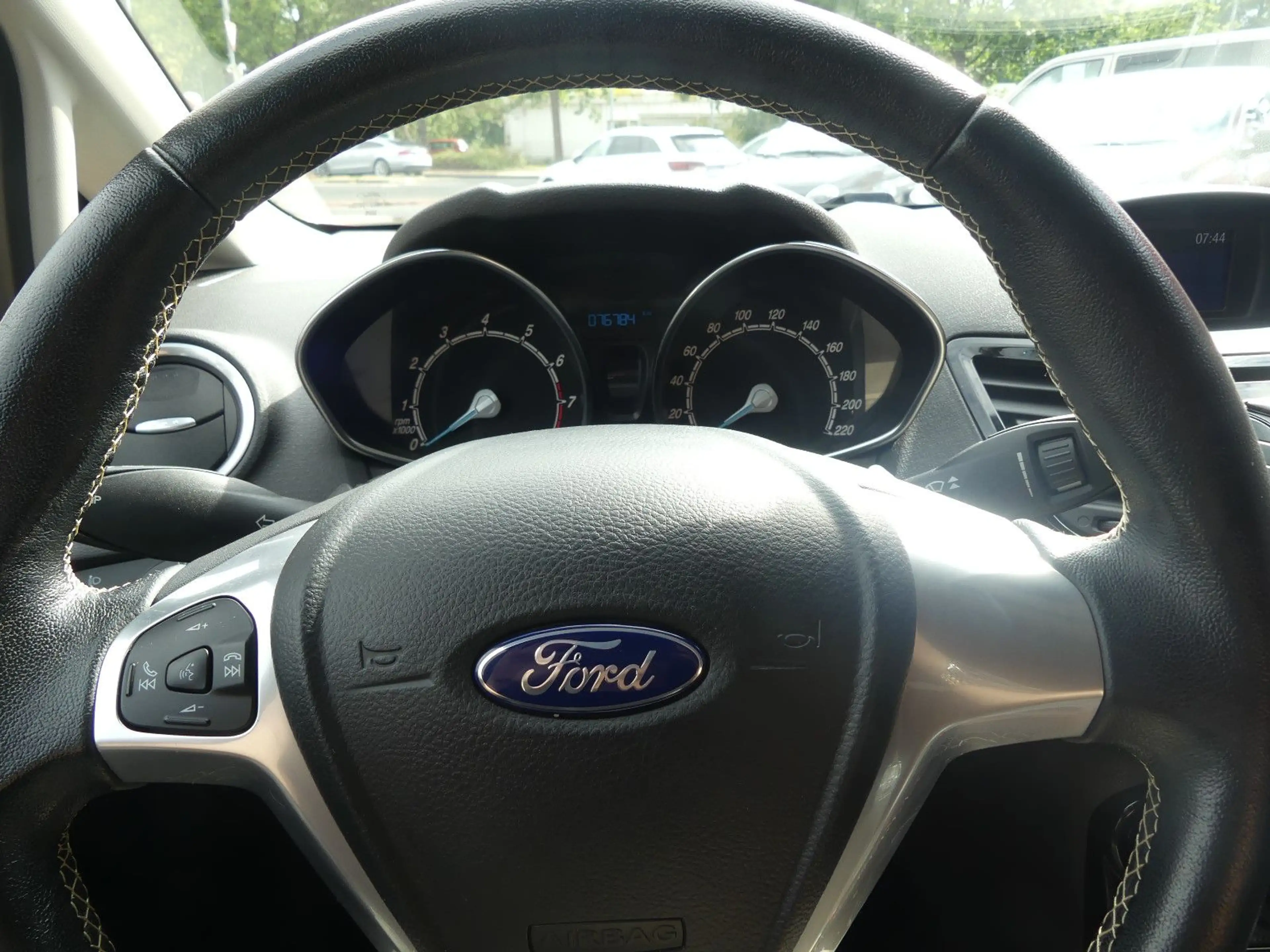 Ford Fiesta Titanium Tüv neu*SHZ*Klima*PDC*ab 199€ — photo 14
