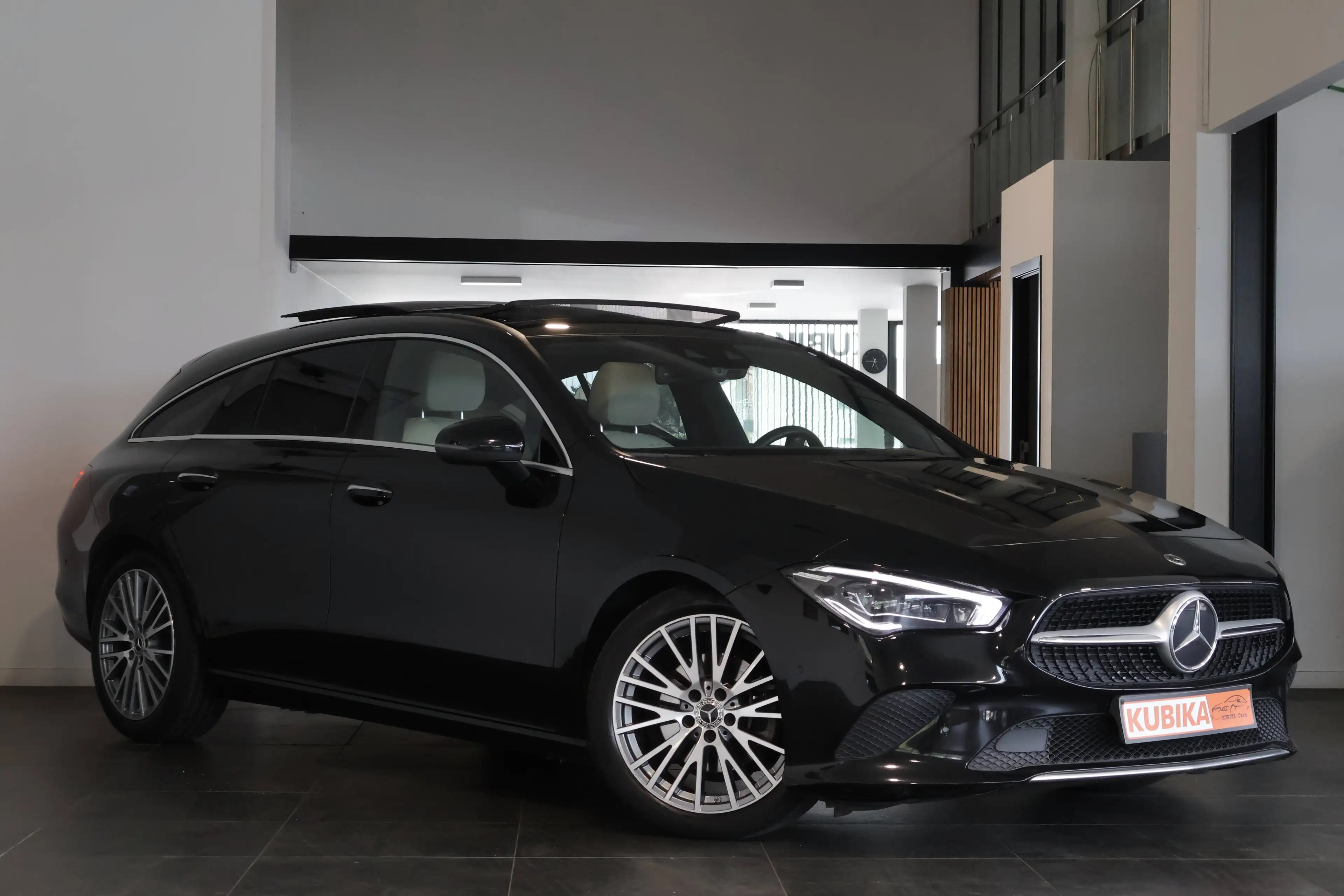 Mercedes-Benz CLA 180 d Business Pano Leder Memory Carplay Garantie* — photo 3