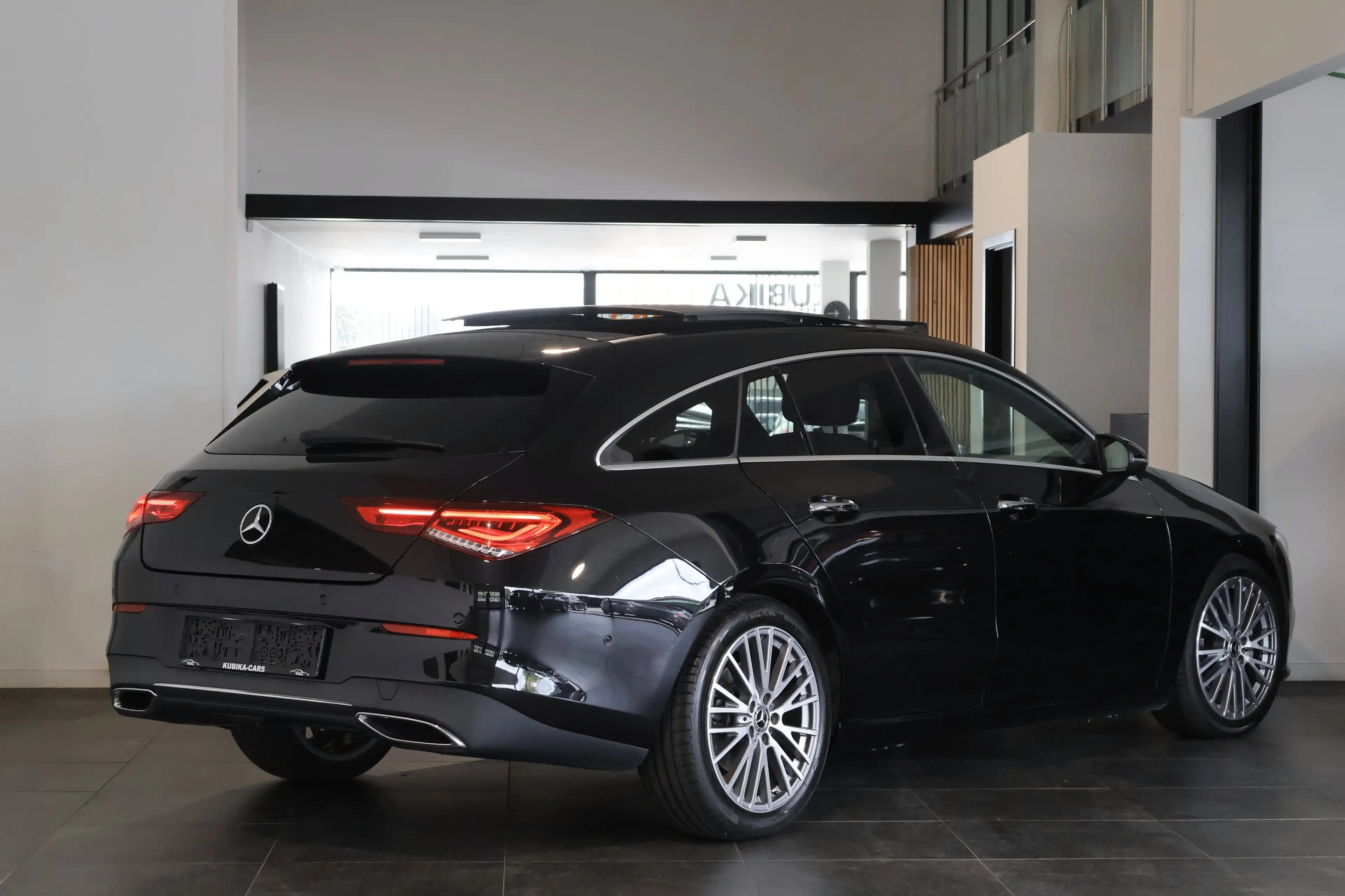 Mercedes-Benz CLA 180 d Business Pano Leder Memory Carplay Garantie* — photo 6