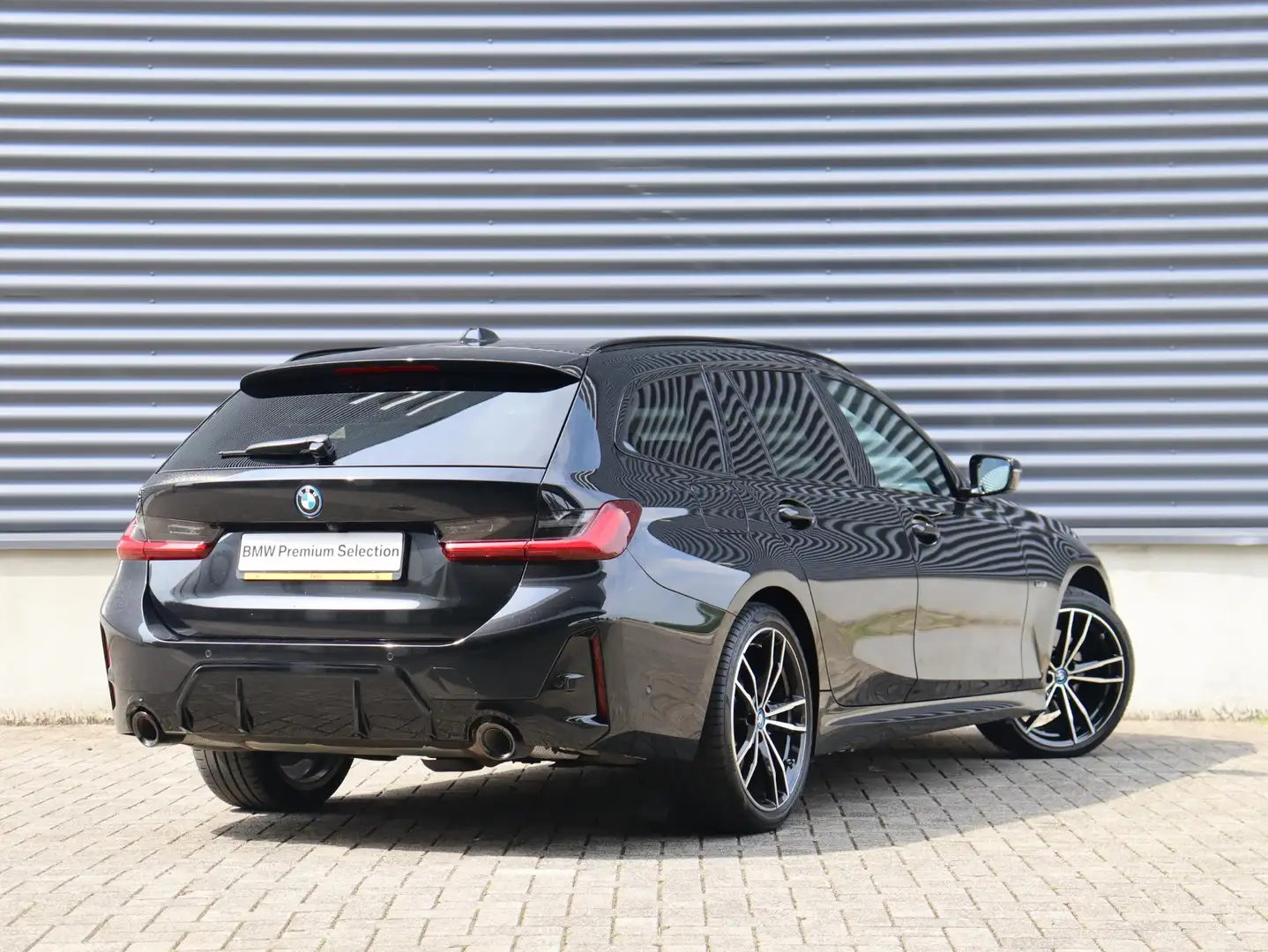BMW 320 3 Serie Touring 320e | High Executive | M Sportpak Zwart - 2