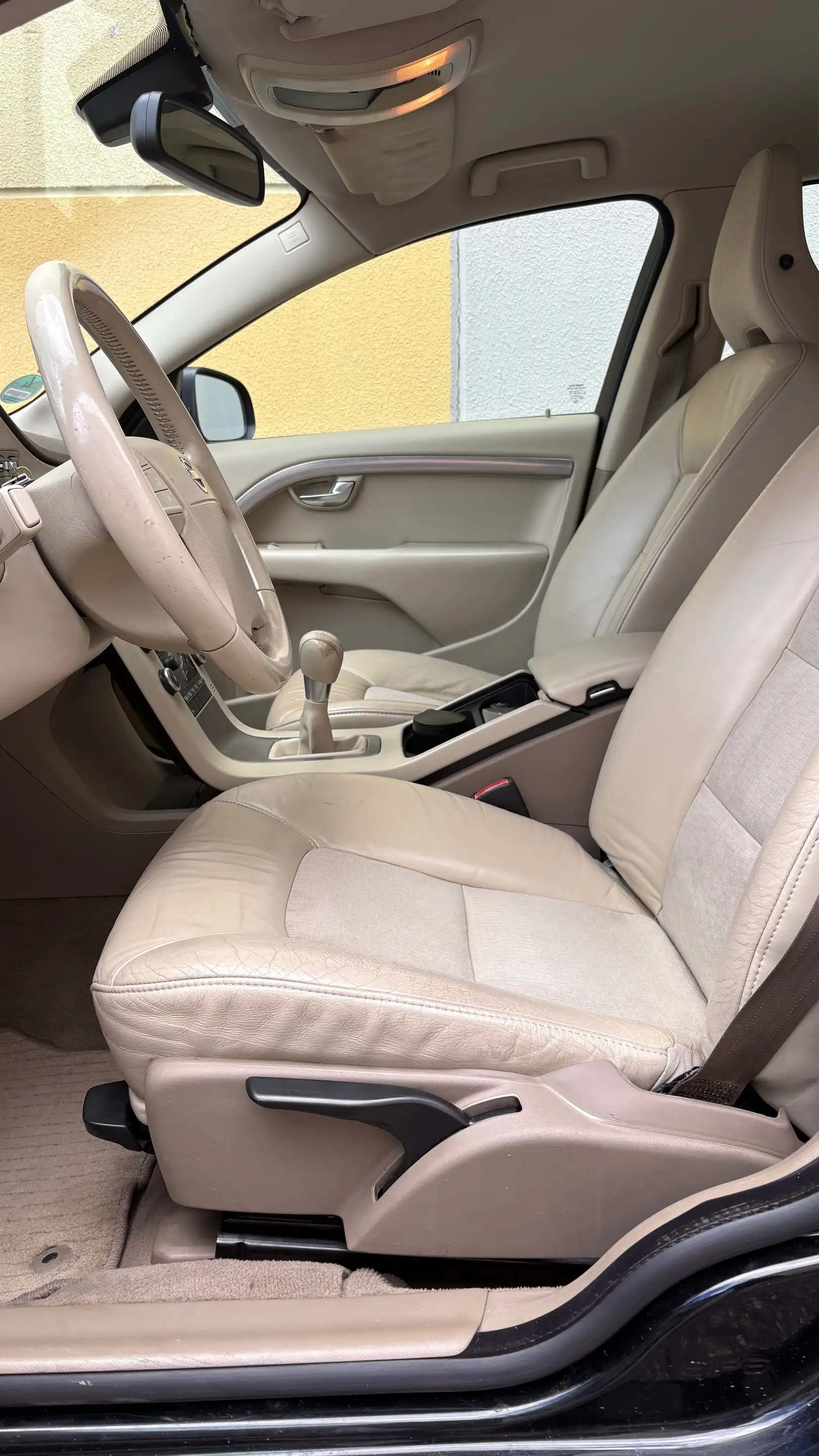 Volvo V70 Momentum 2.4 D TEMPOMAT*.NAVI*LEDER*PDC*TÜV-07.28 — photo 11