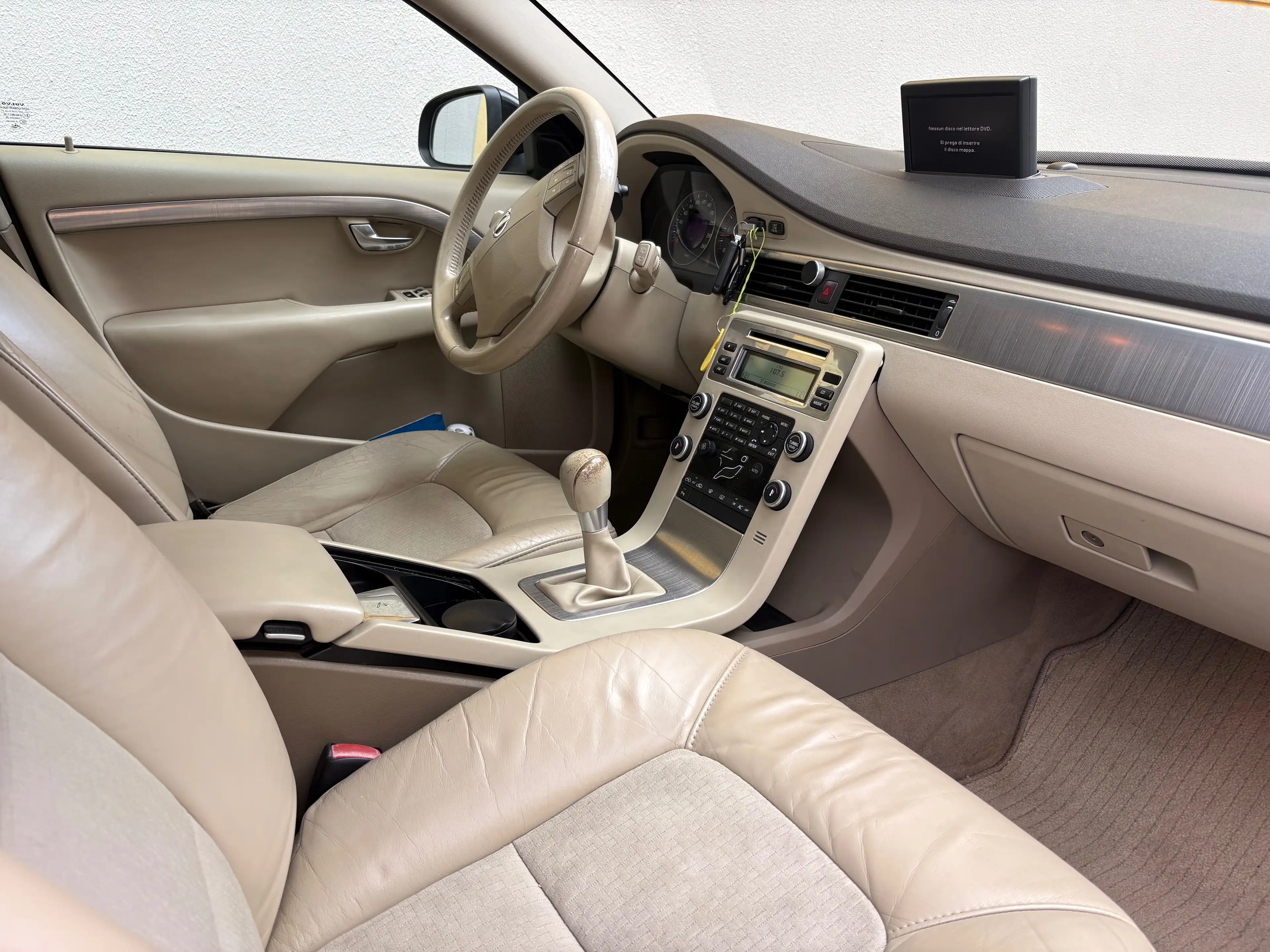 Volvo V70 Momentum 2.4 D TEMPOMAT*.NAVI*LEDER*PDC*TÜV-07.28 — photo 8