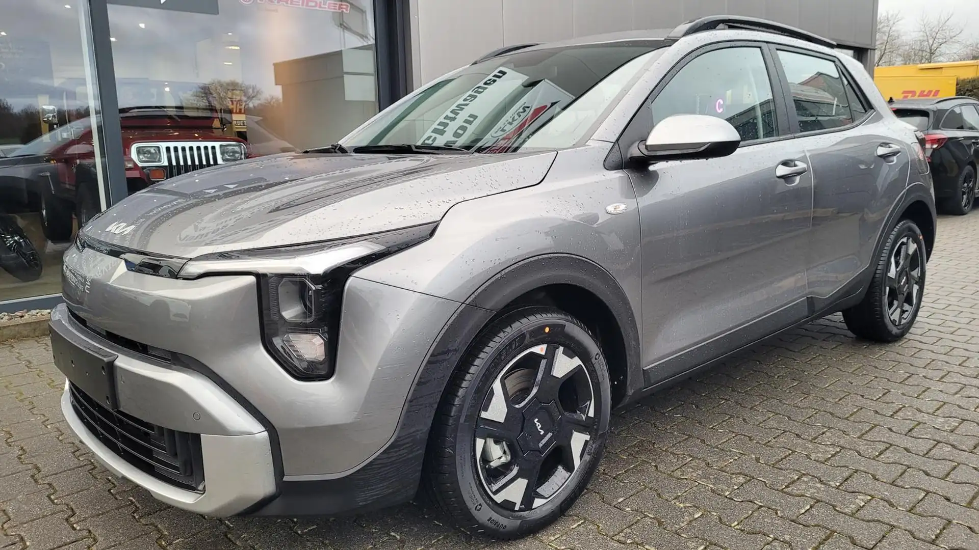 Kia Stonic Spin MJ26 100PS SHZ+PDC h&v+Cam+Navi+Klima 74 k... Grau - 1