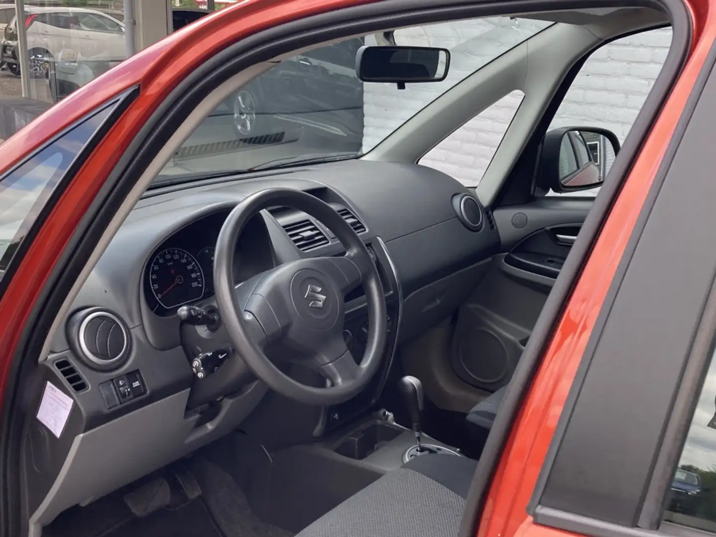 Suzuki SX4 1.6 Comfort Automaat | Trekhaak | Airco | Stuurbek Oranje - 2