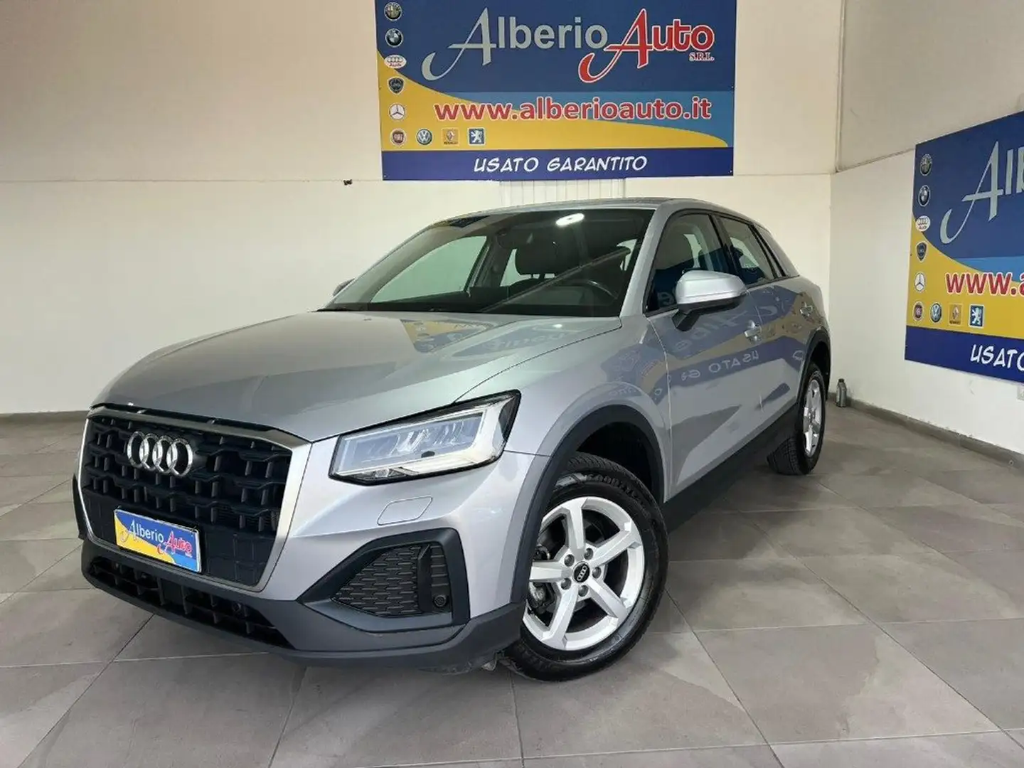 Audi Q2 30 TDI Business S tronic Argento - 1