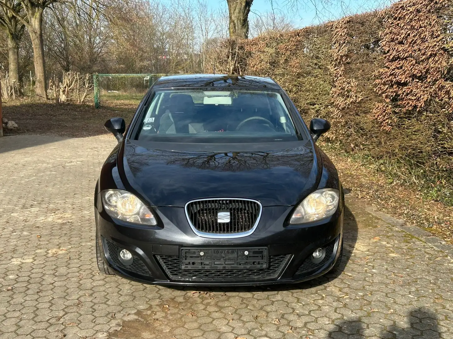 SEAT Leon Reference Schwarz - 1