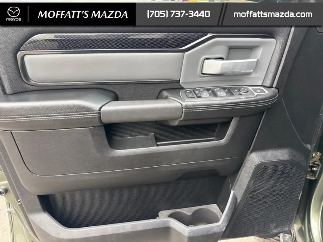 RAM 2500 снимка RAM 2500
