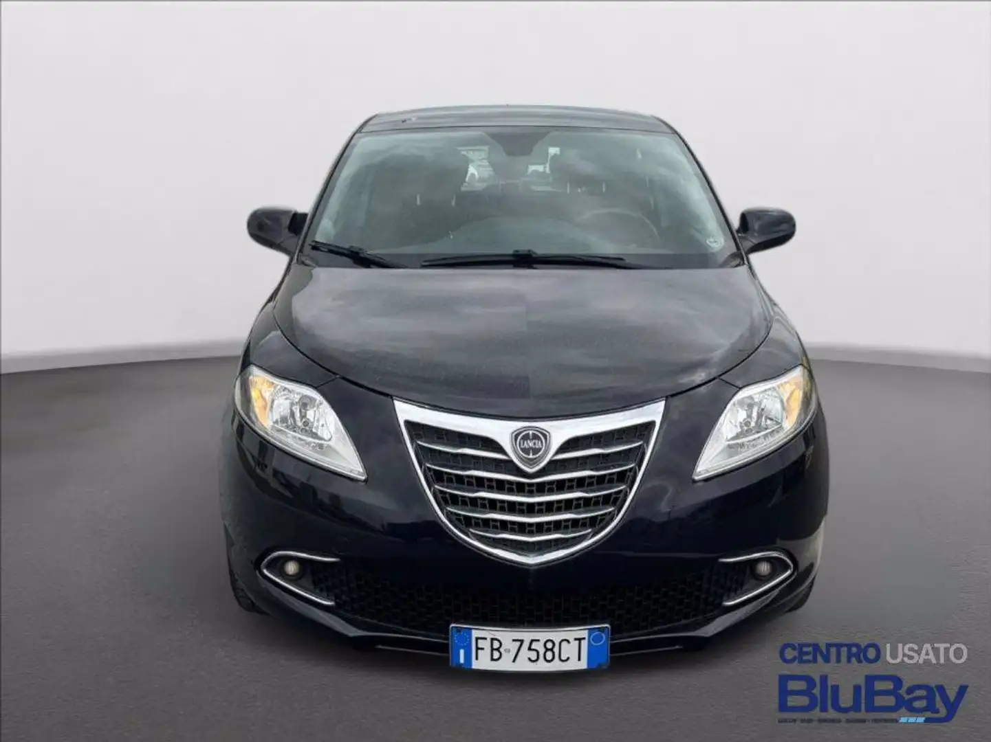 Lancia Ypsilon 1.2 69 CV 5 porte GPL Ecochic Silver Nero - 2
