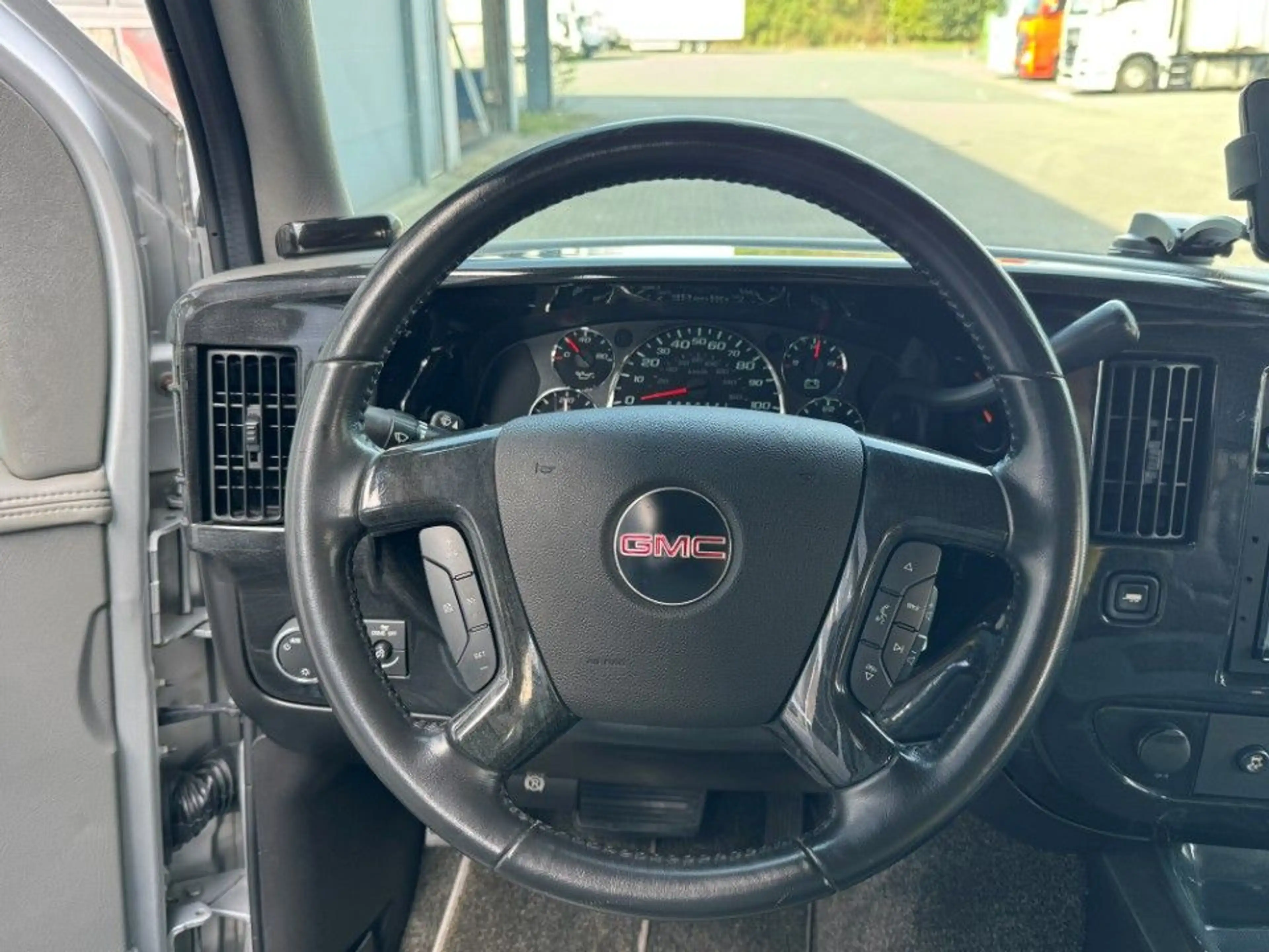 Chevrolet Express Chevy Van Explorer Ltd. ALLRAD Stabitrac — photo 6
