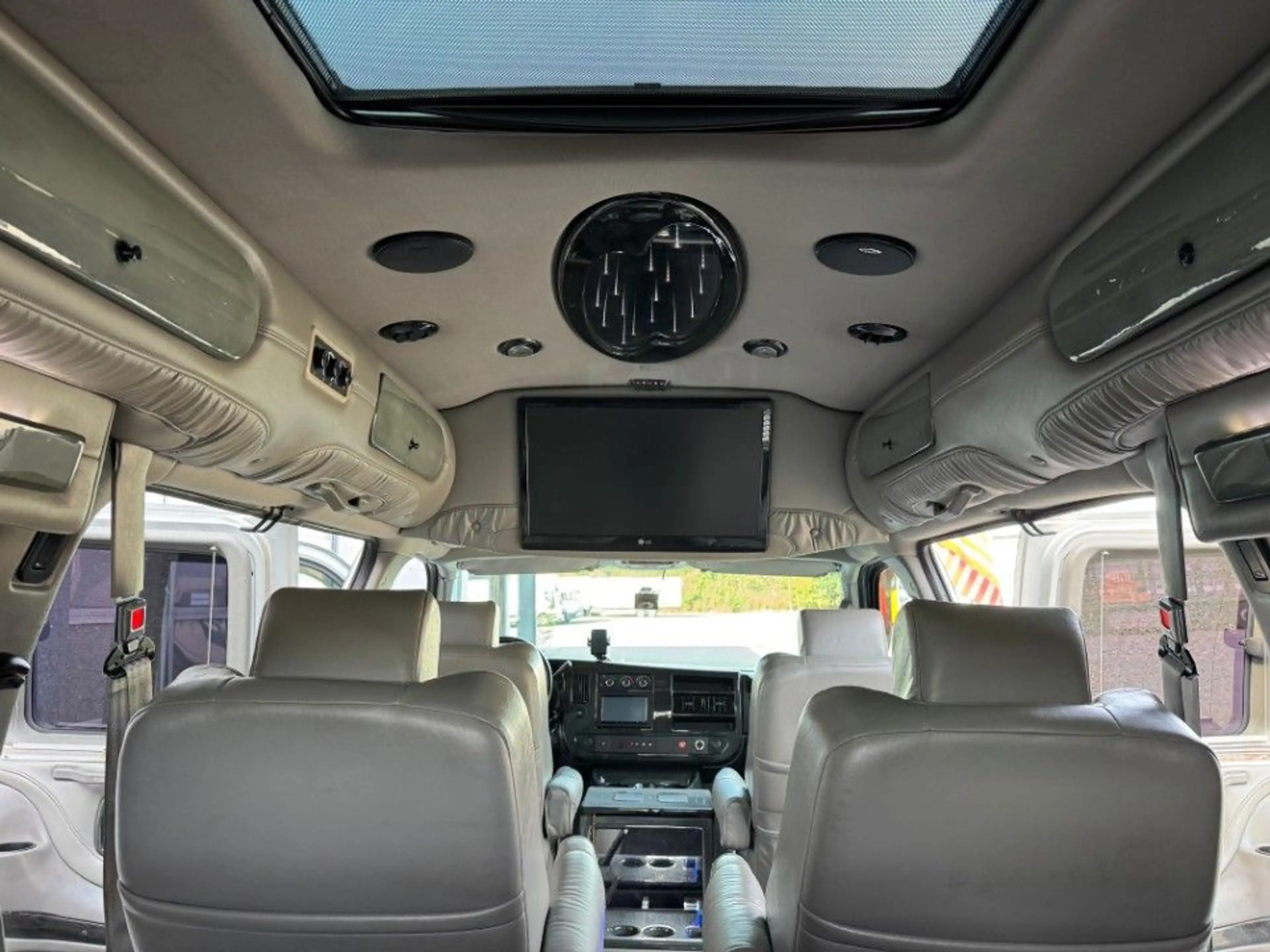Chevrolet Express Chevy Van Explorer Ltd. ALLRAD Stabitrac — photo 14