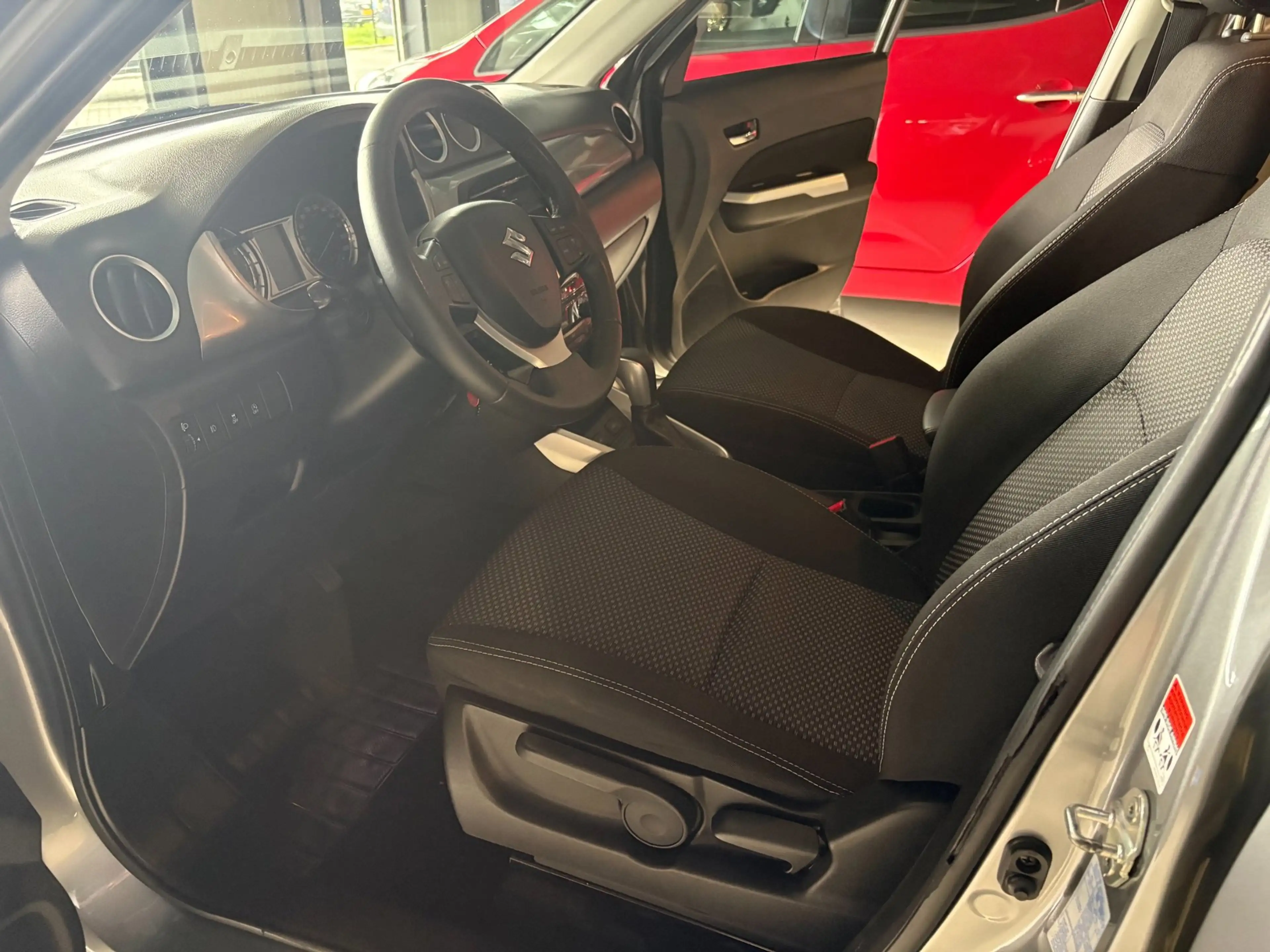 Suzuki Vitara 1.6 Exclusive — photo 6