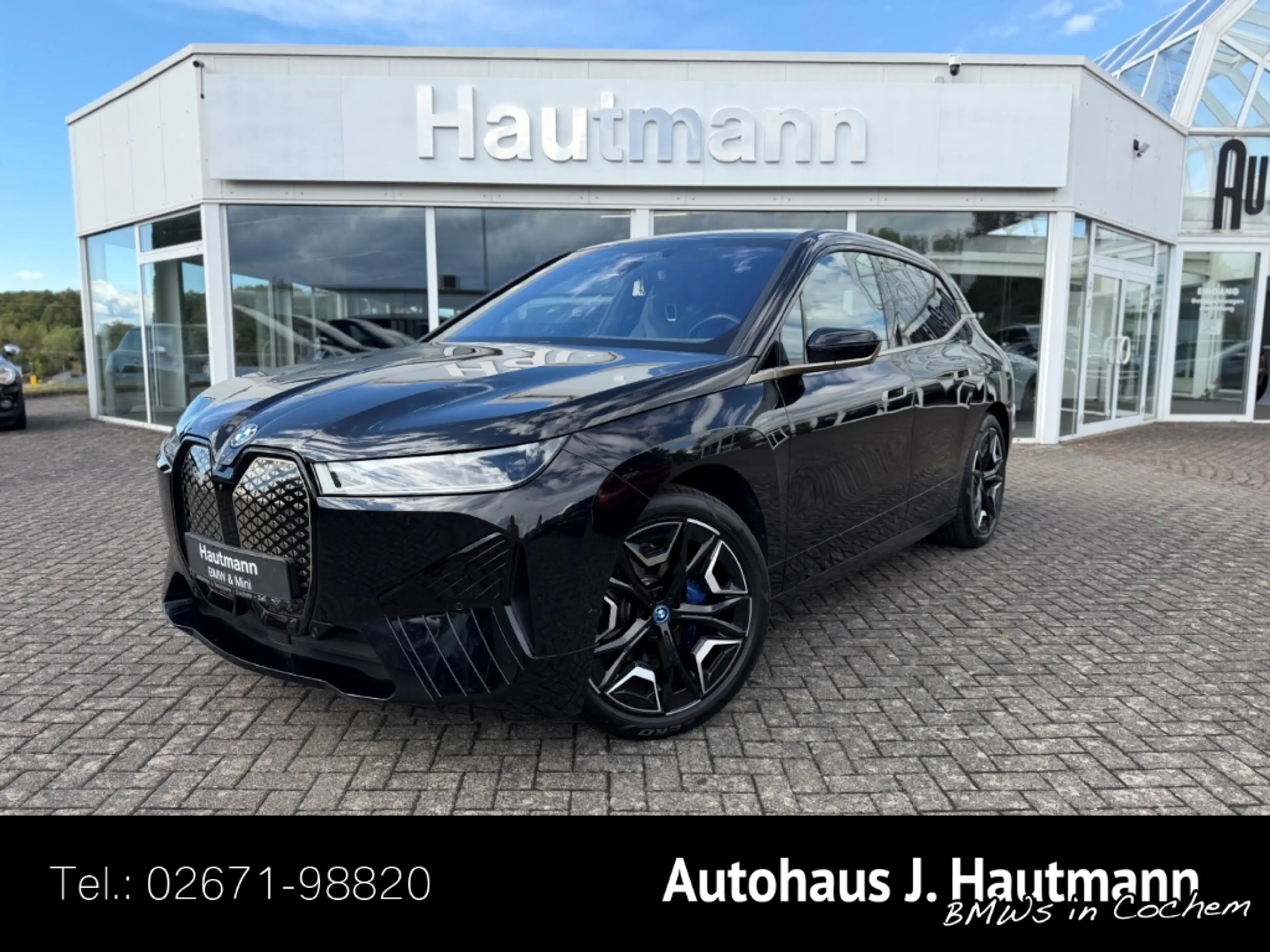 BMW iX xDrive 50 +NP:136.580€+AHK+LUFTF.+PANO+B&W+ — photo 2