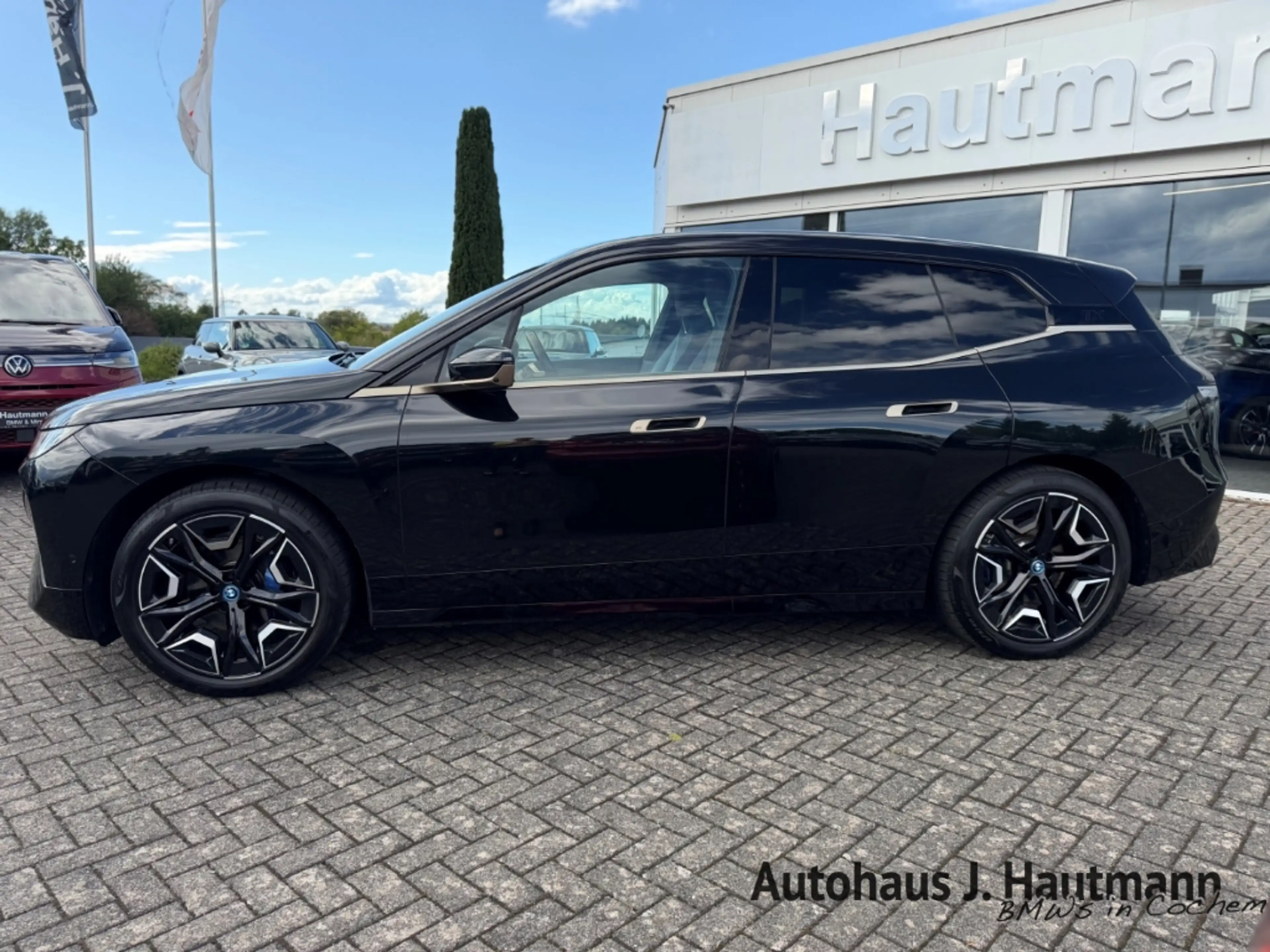 BMW iX xDrive 50 +NP:136.580€+AHK+LUFTF.+PANO+B&W+ — photo 4