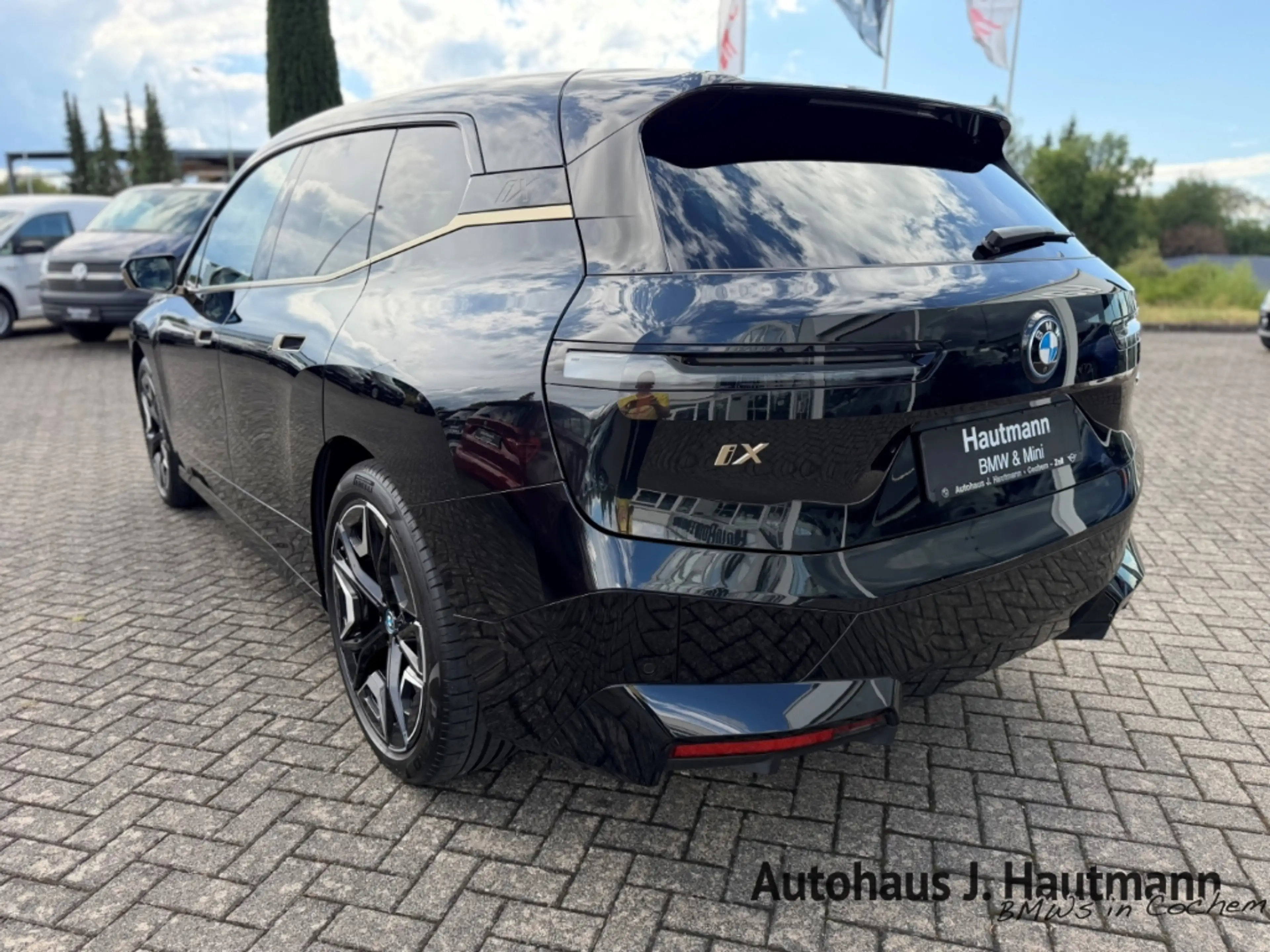 BMW iX xDrive 50 +NP:136.580€+AHK+LUFTF.+PANO+B&W+ — photo 9