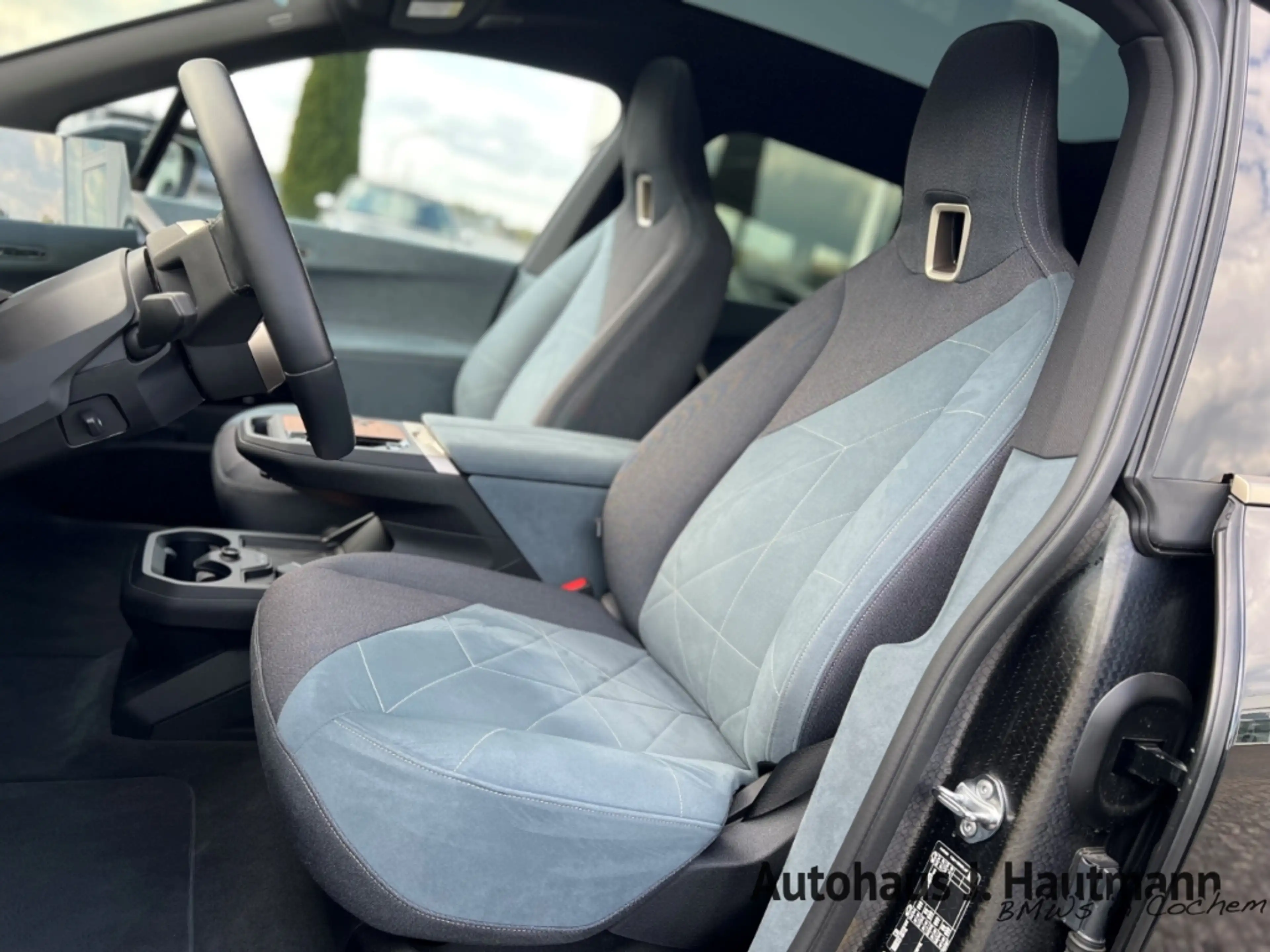 BMW iX xDrive 50 +NP:136.580€+AHK+LUFTF.+PANO+B&W+ — photo 12